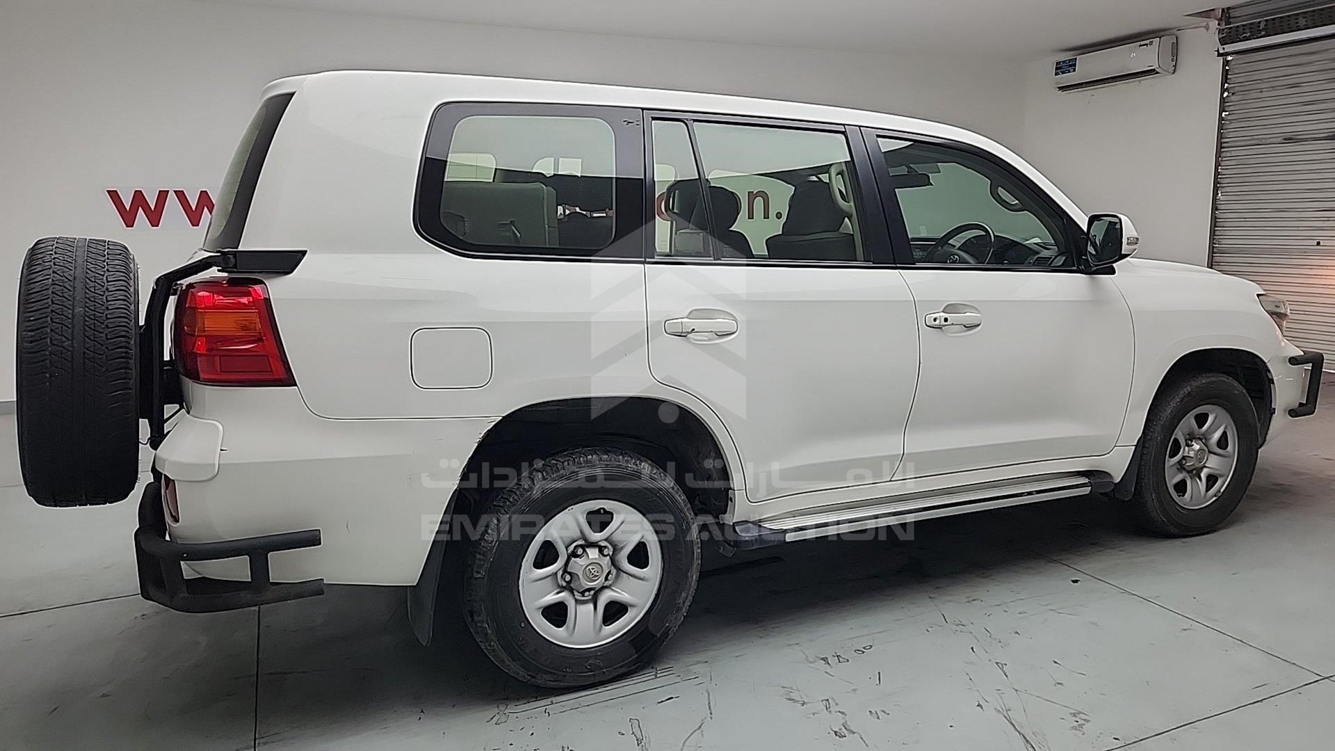 2014 TOYOTA LC 200 VIN: JTMHV09J804135073