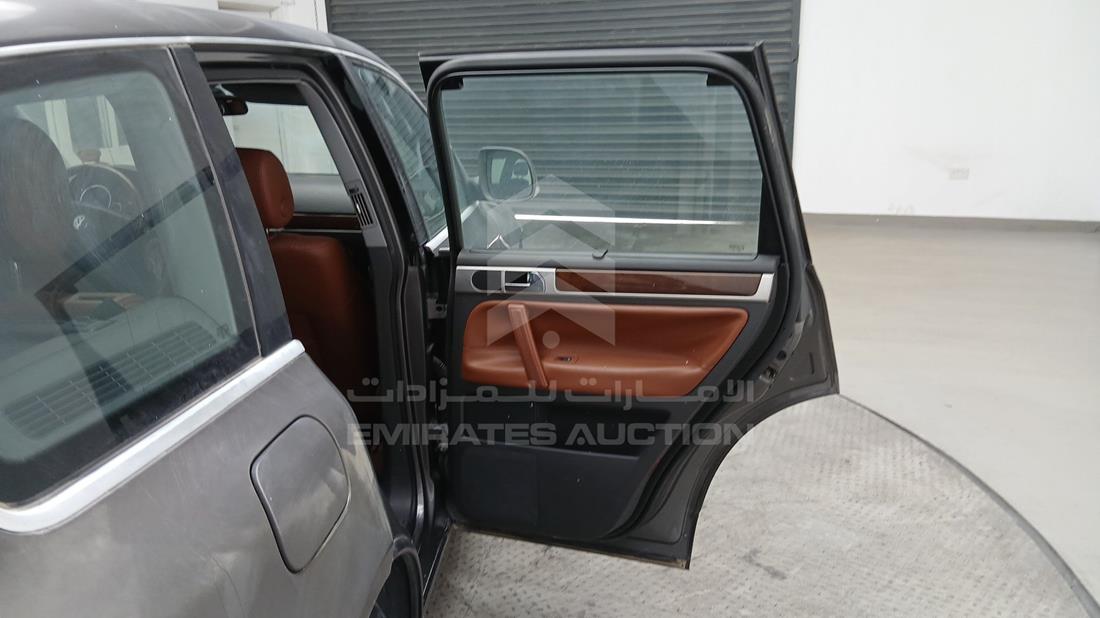 2008 Volkswagen Touareg — Rear Right Door — Photo 16