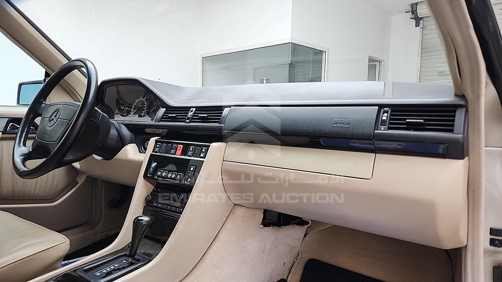 1995 MERCEDES E 320 VIN: WDBEA66E6SC280029