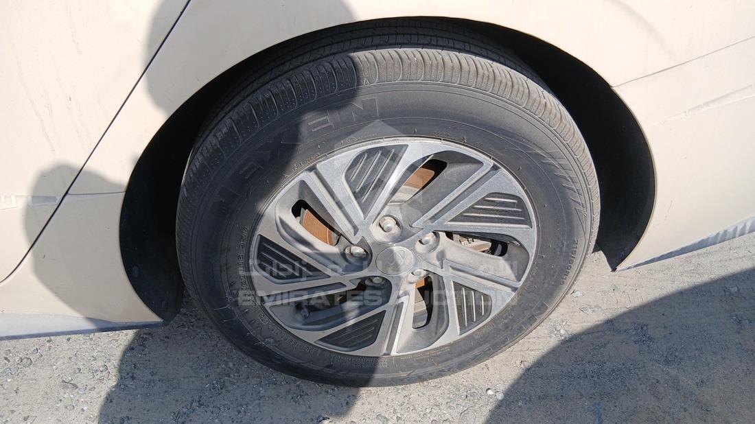 2021 Hyundai Sonata Hybrid — Rear Left Tyre — Photo 31