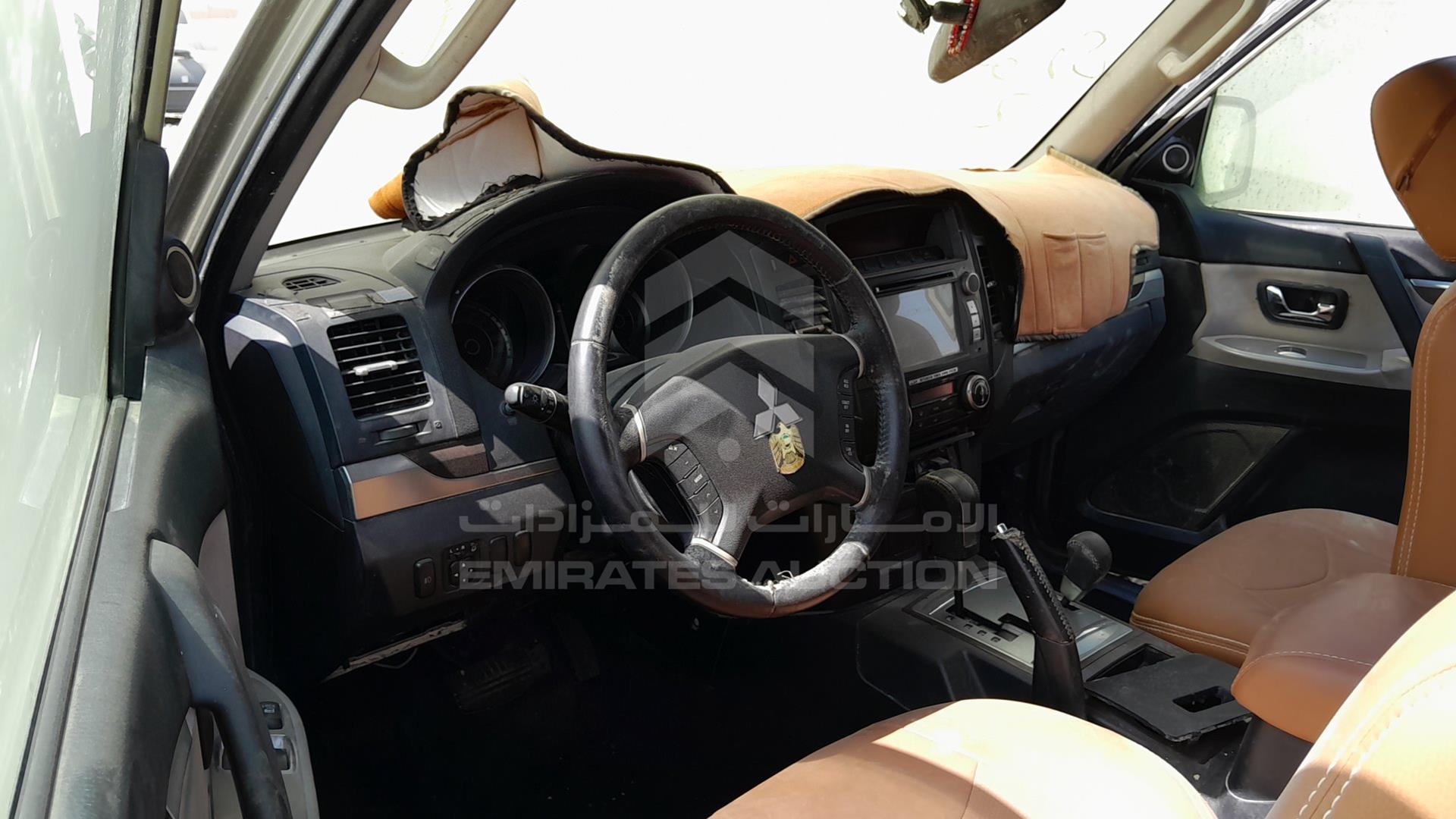 2010 MITSUBISHI PAJERO VIN: JMYMRV85WAJ701504