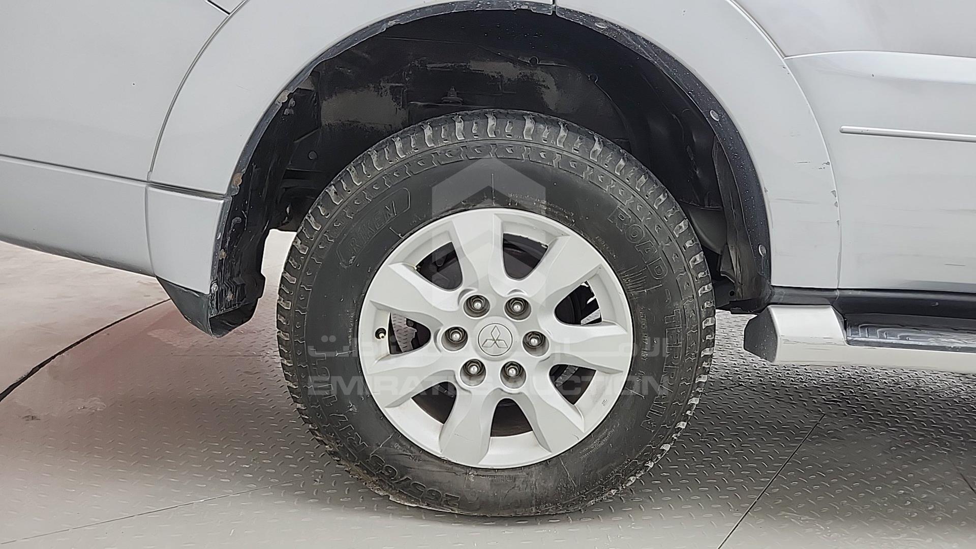 2012 MITSUBISHI PAJERO VIN: JMYLRV95WCJ703378