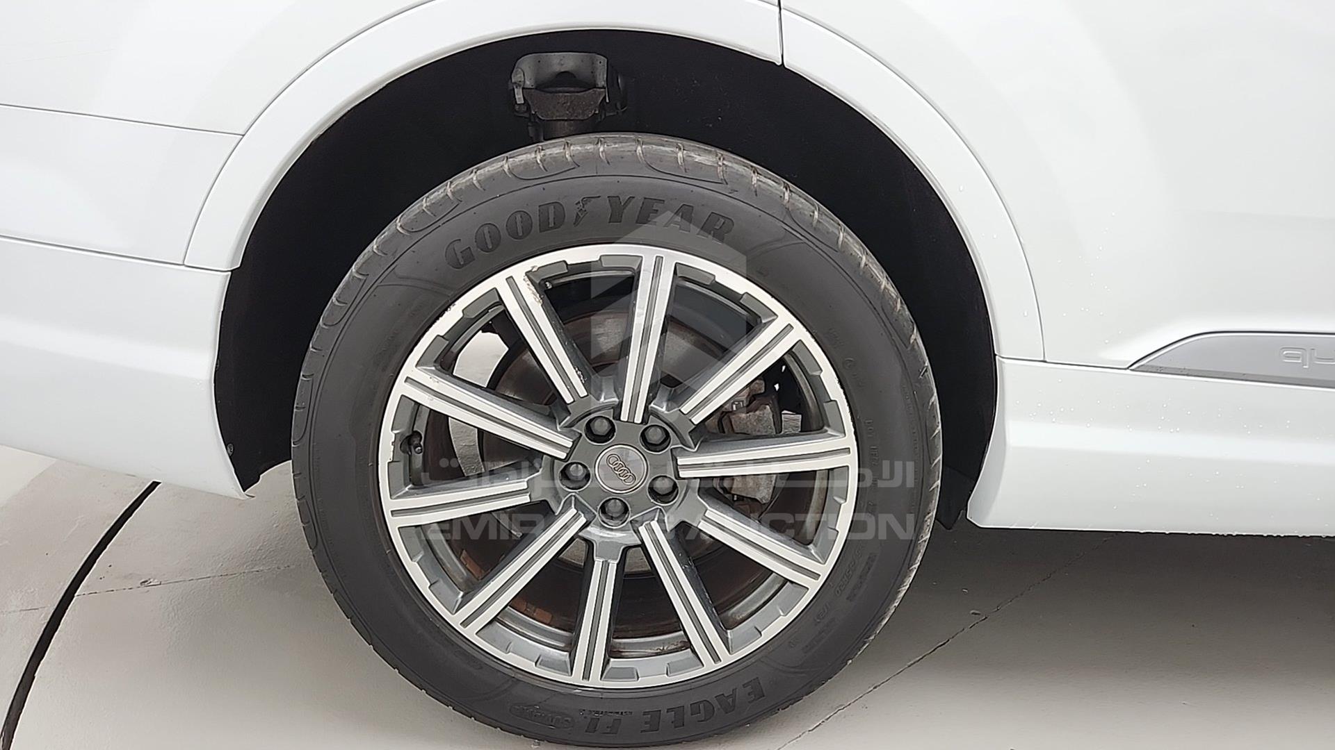 2017 AUDI Q7 VIN: WA1LAAF75HD026709