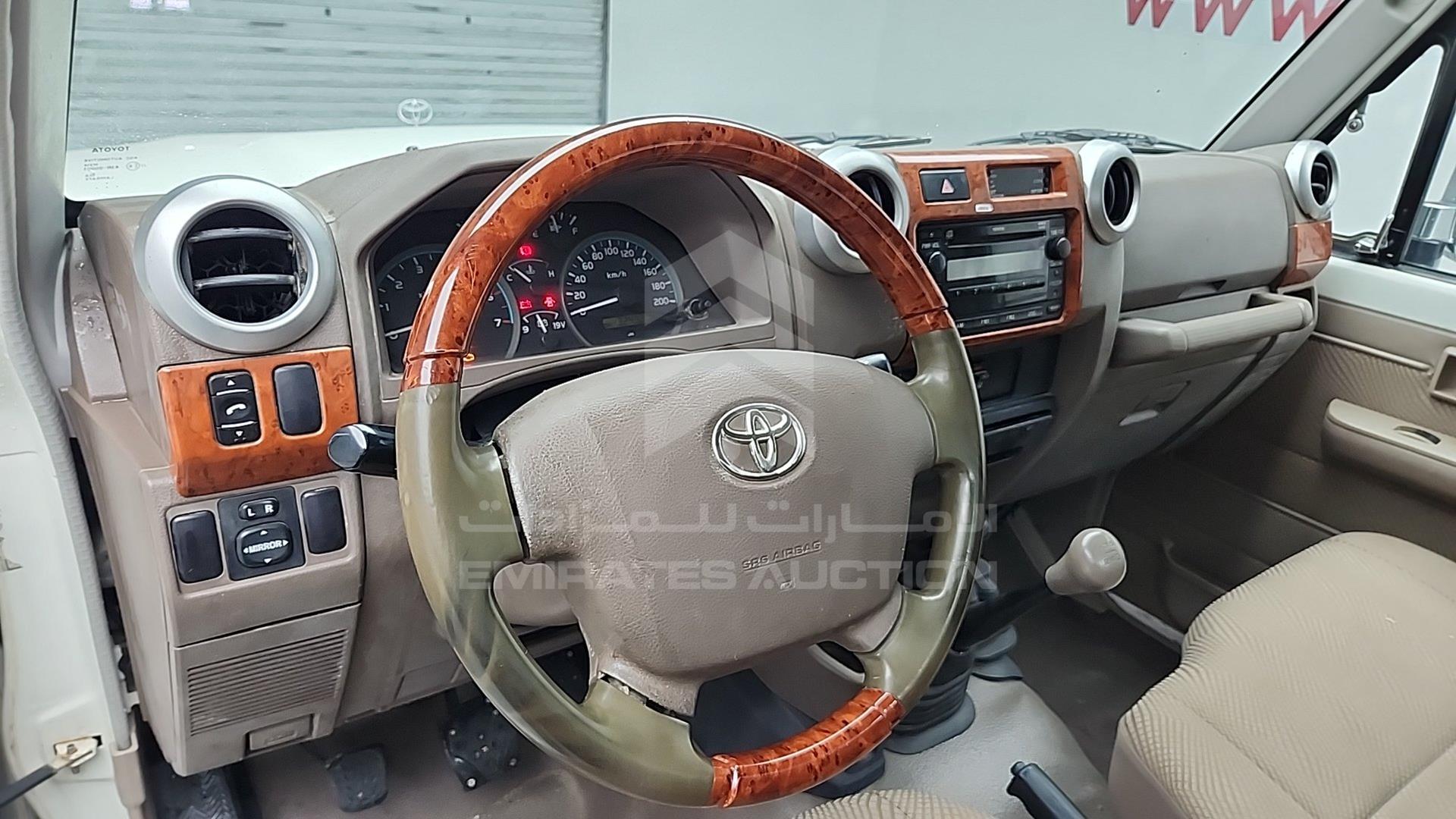 2013 TOYOTA LAND CRUISER PICKUP VIN: JTFLU73J6D4538691