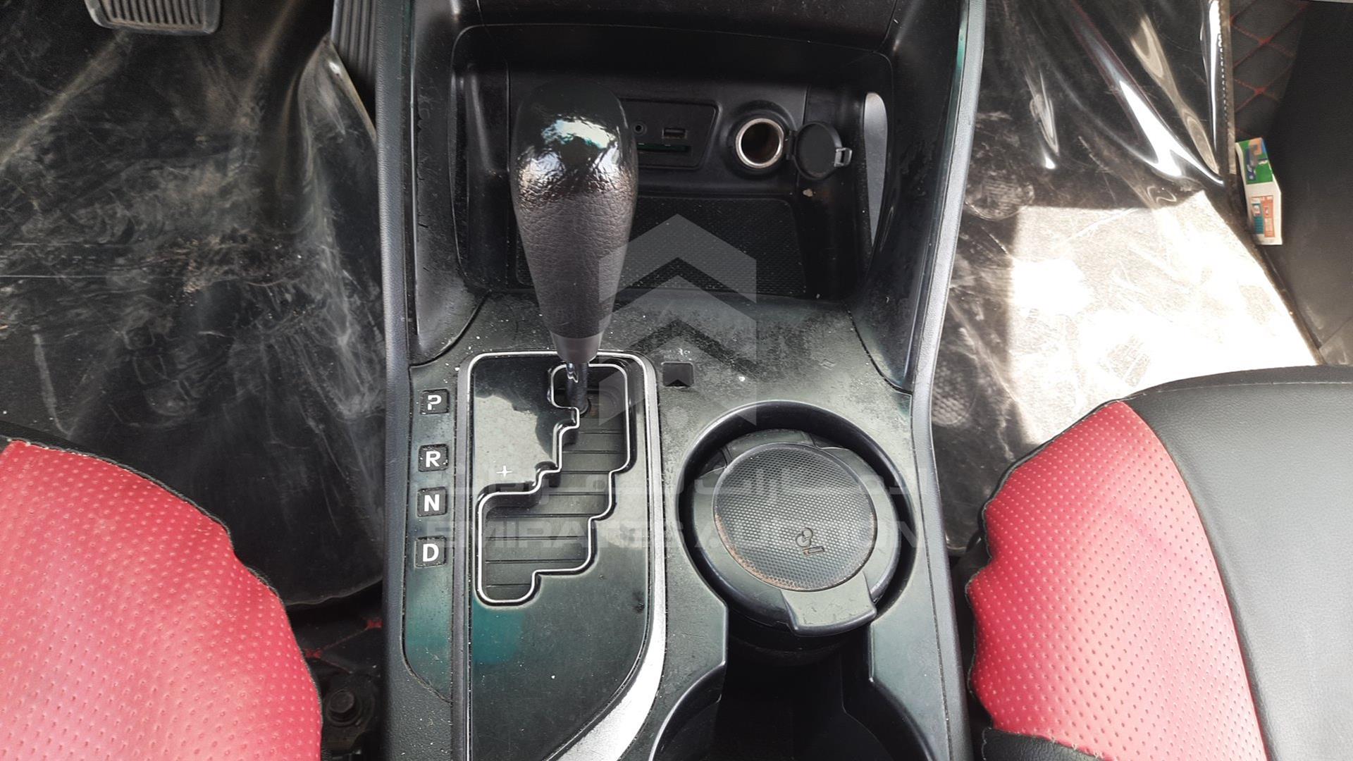 2013 HYUNDAI TUCSON VIN: KMHJT81B5DU649653