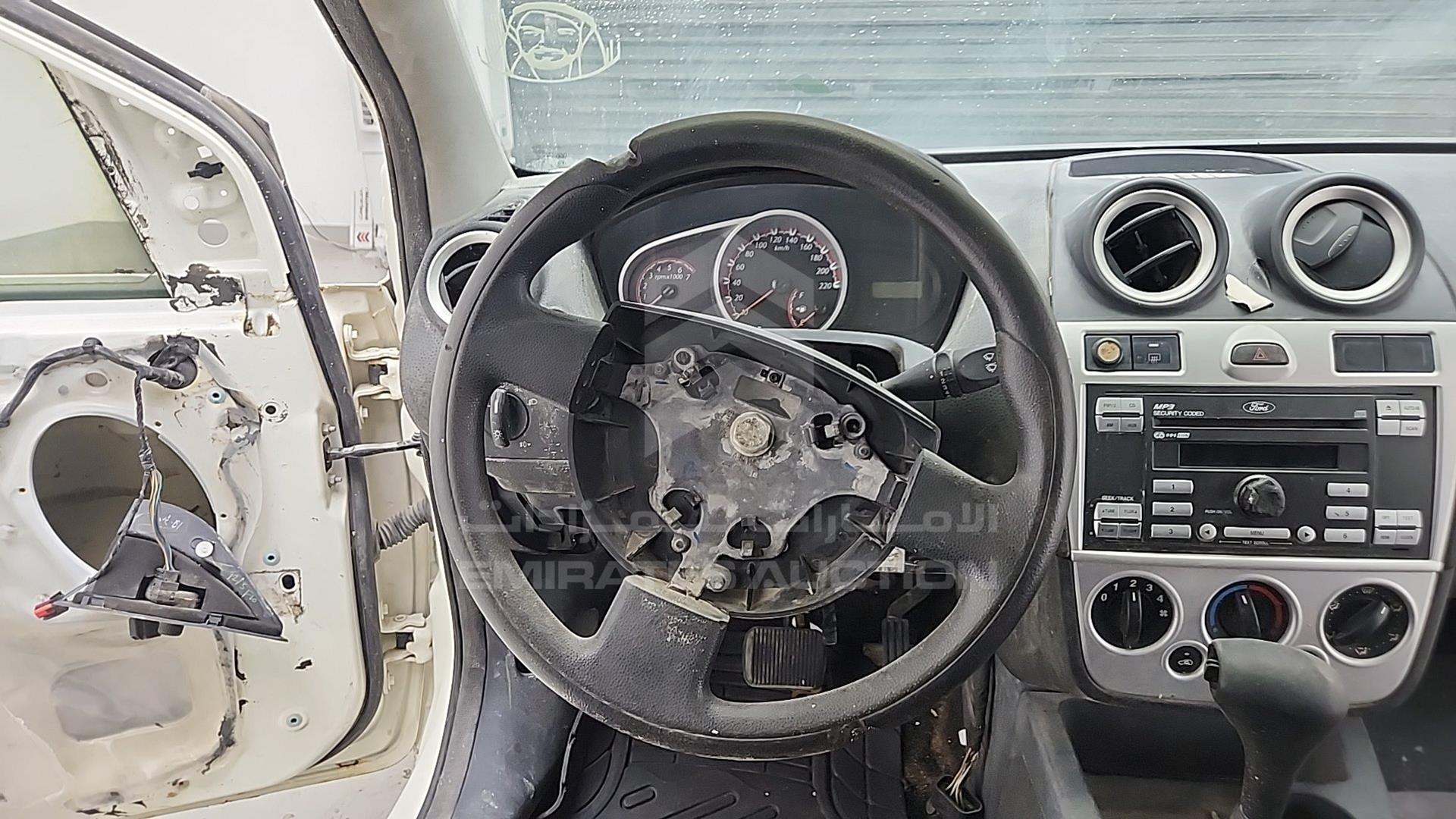 2011 FORD FIGO VIN: MAJTJ21D6BAS61062