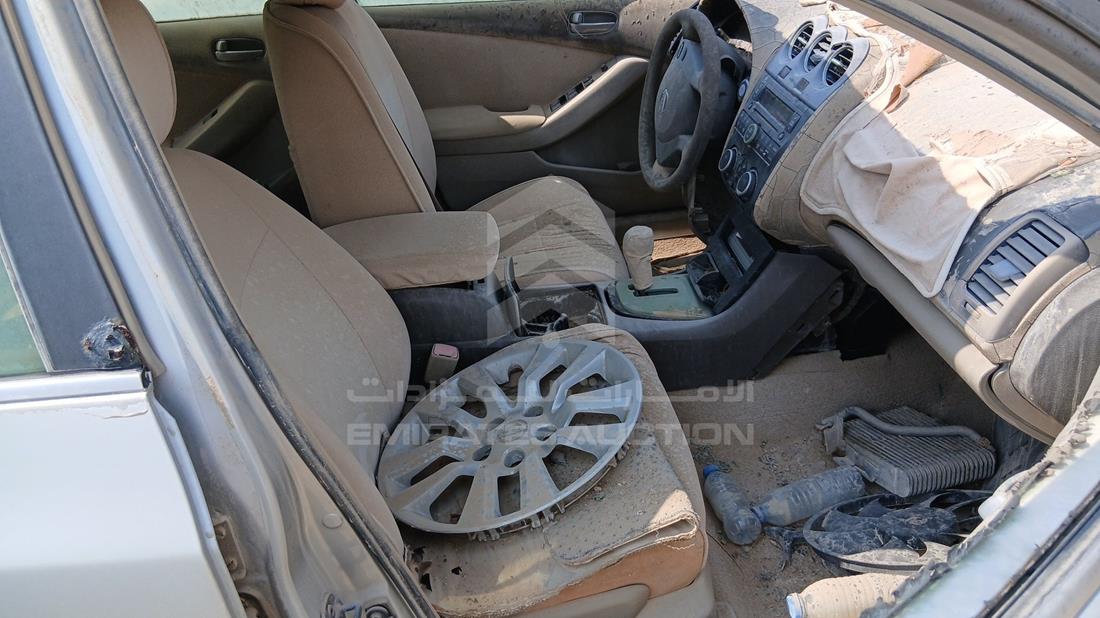 2009 Nissan Altima — Front Right Passenger Seat View — Photo 18