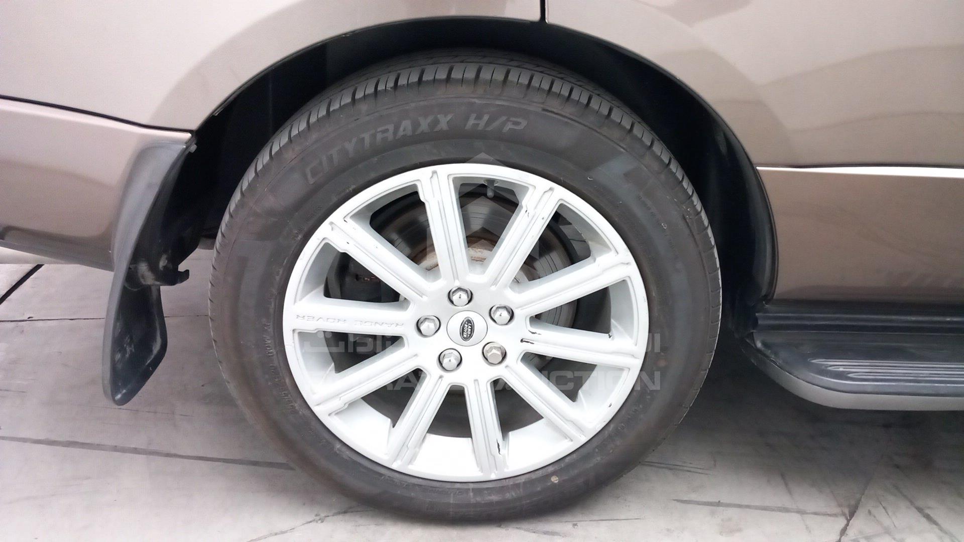2011 RANGE ROVER VOGUE VIN: SALLMAME4BA335131