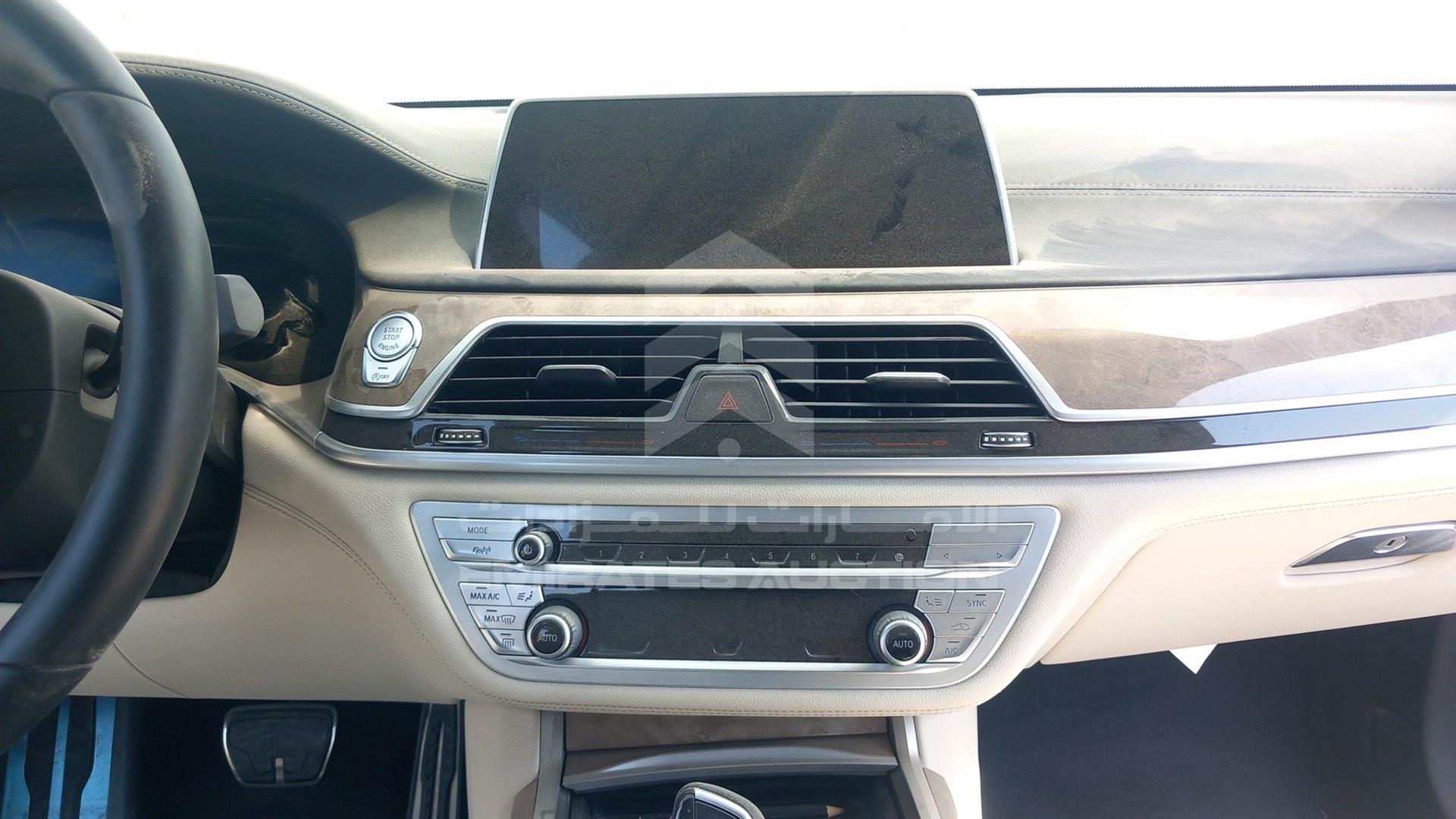 2020 BMW 730 VIN: WBA7T0108LCD21517