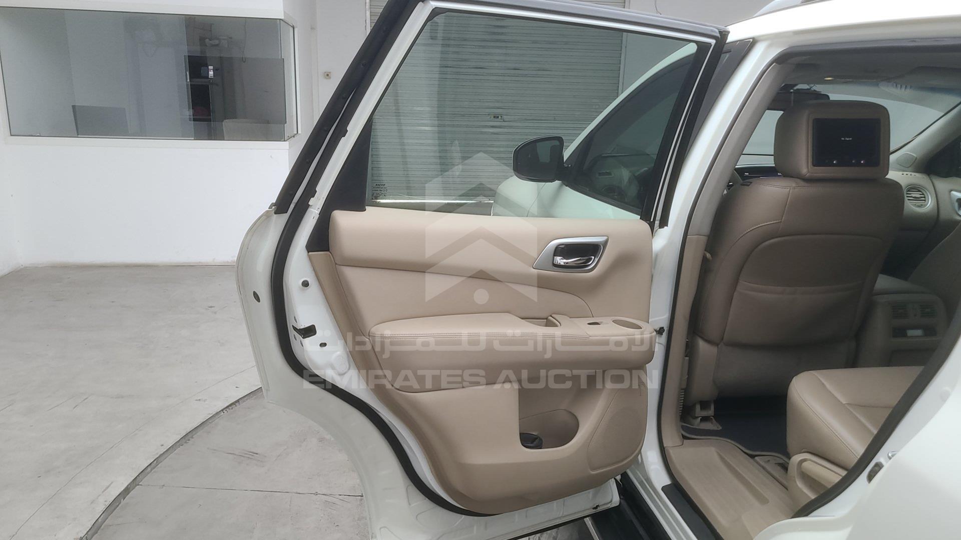 2015 NISSAN PATHFINDER VIN: 5N1AR2MM6FC643829
