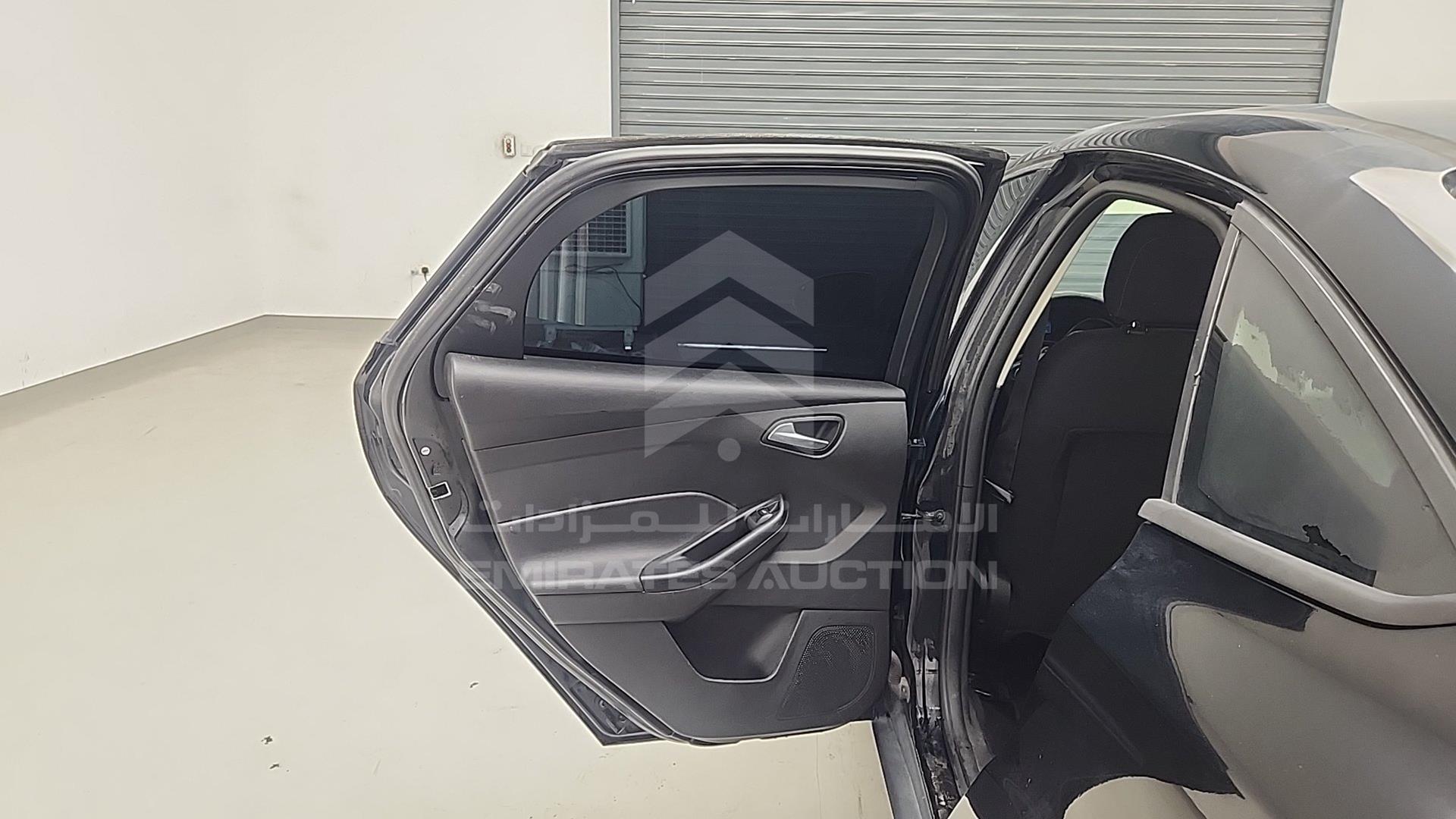 2018 FORD FOCUS VIN: 1FADP3F28JL310619