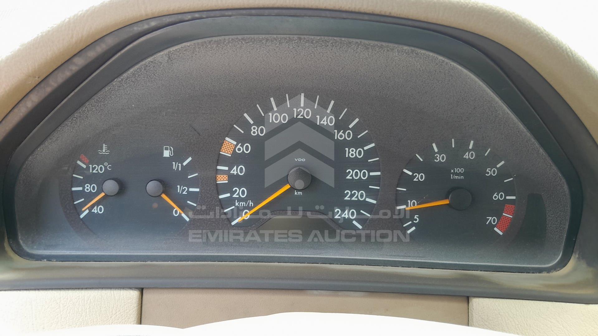 0 MERCEDES --- VIN: WDB2100611A788742