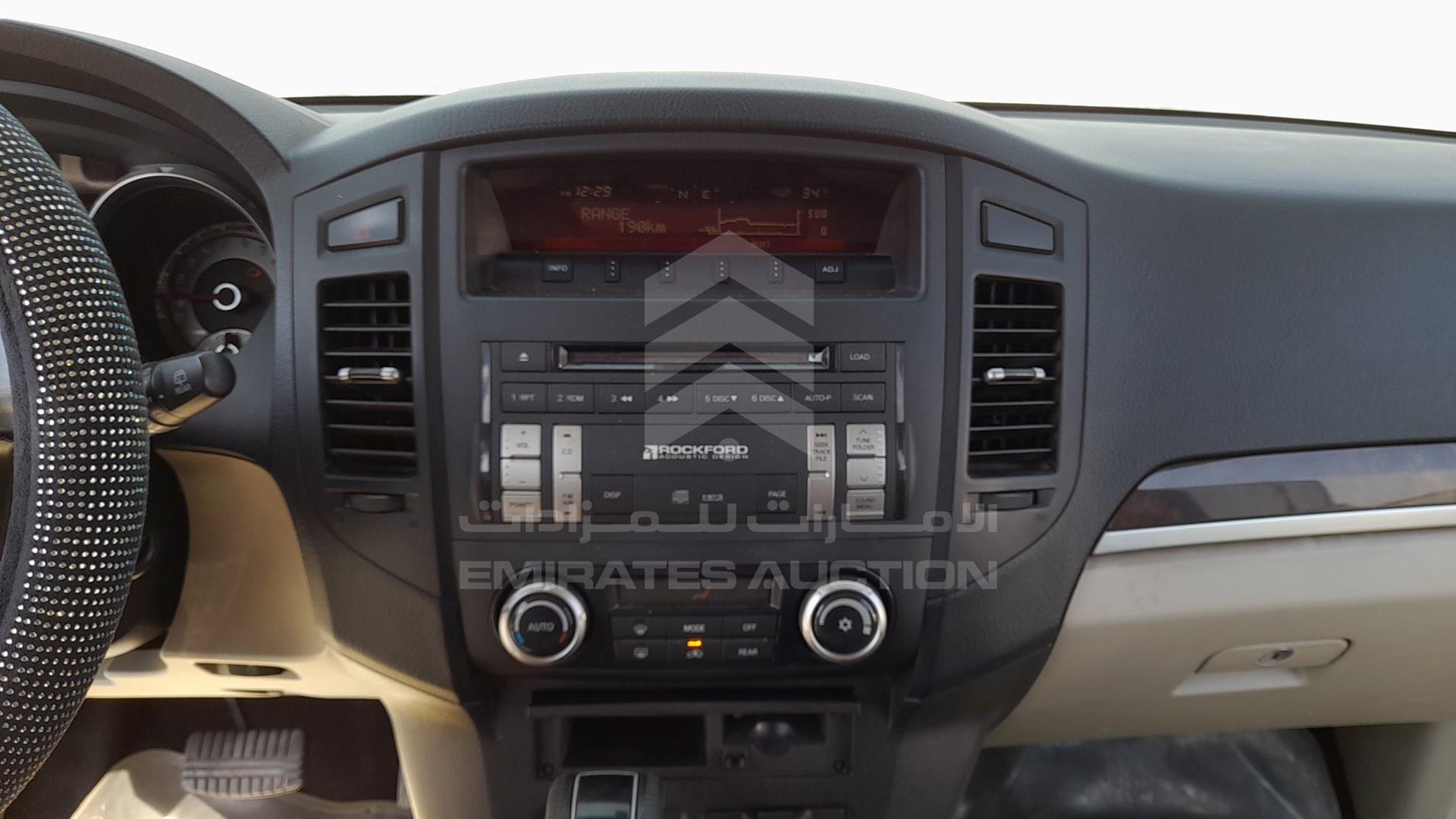 2014 MITSUBISHI PAJERO VIN: JMYLRV95WEJ705109