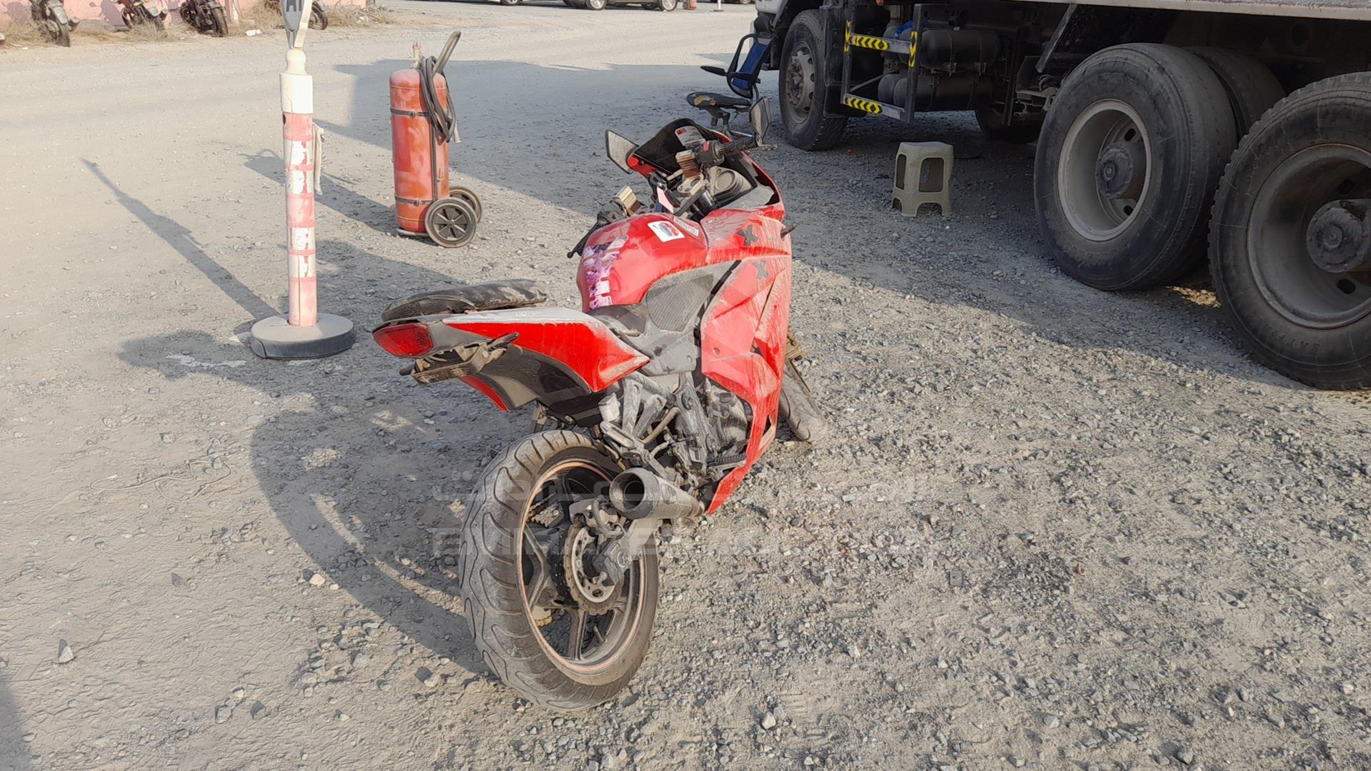 2012 KAWASAKI NINJA VIN: JKAEXMJ12CDAB0390