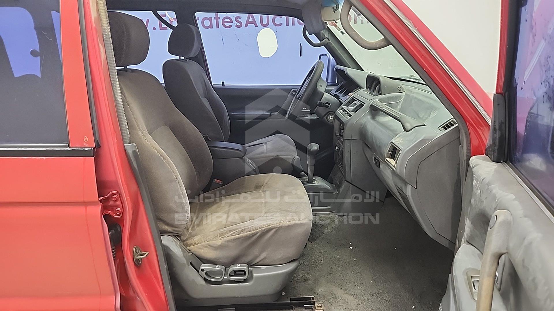 2000 MITSUBISHI PAJERO VIN: JMY0RV310YJ704581