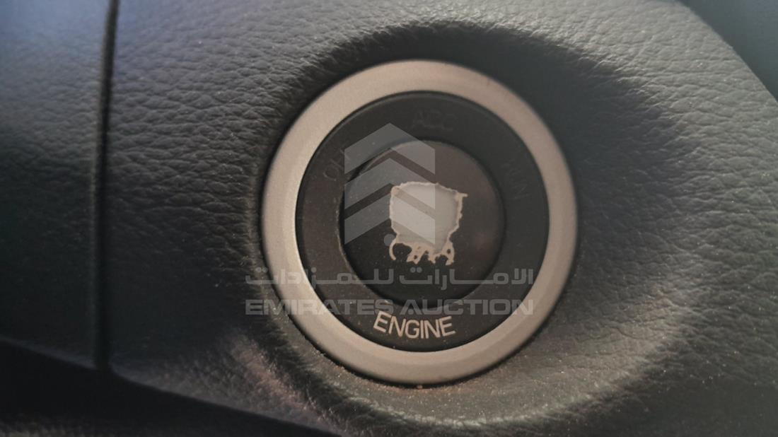 2015 Chrysler 200 — Keys — Photo 4