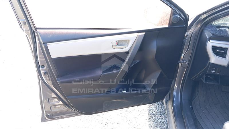 RKLBL9HE7F5236244 Auction: EmiratesAuction Lot: 408508 RKLBL9HE7F5236244 Toyota Corolla 2015 GREY Photo 12