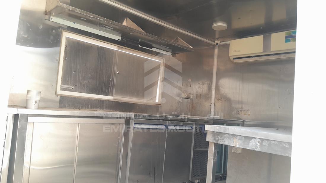Trailer Food Truck — Rear Right Passenger View — Photo 10