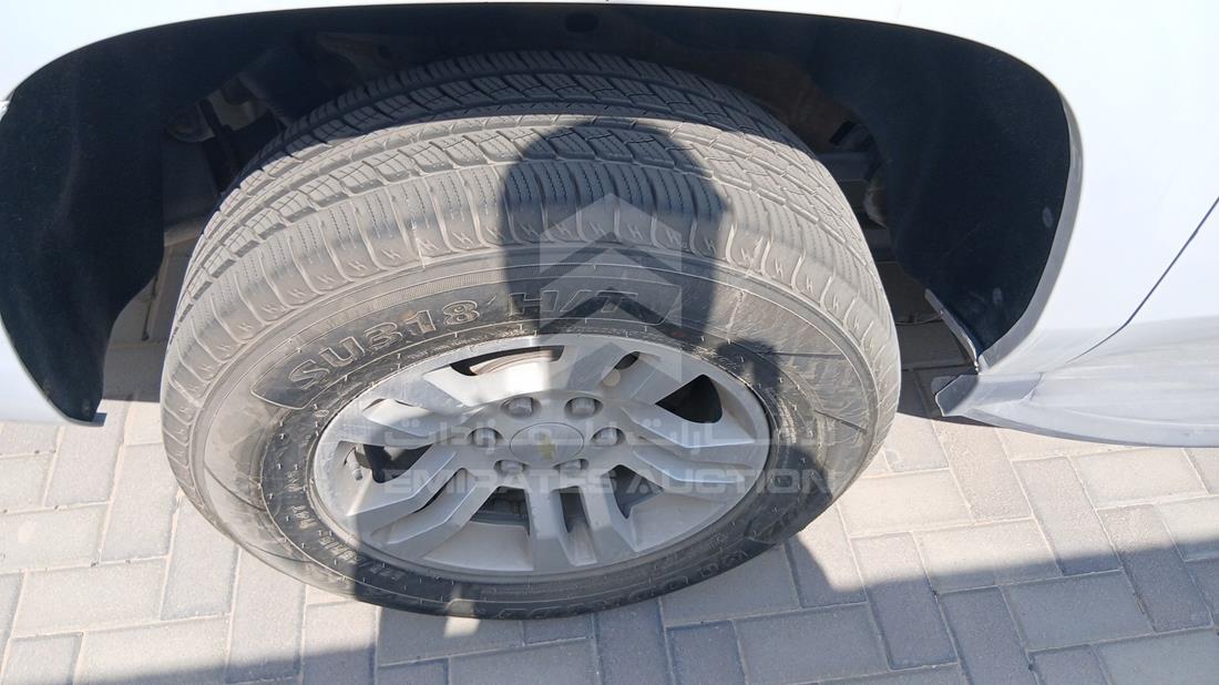 2019 Chevrolet Suburban — Rear Right Tyre — Photo 32