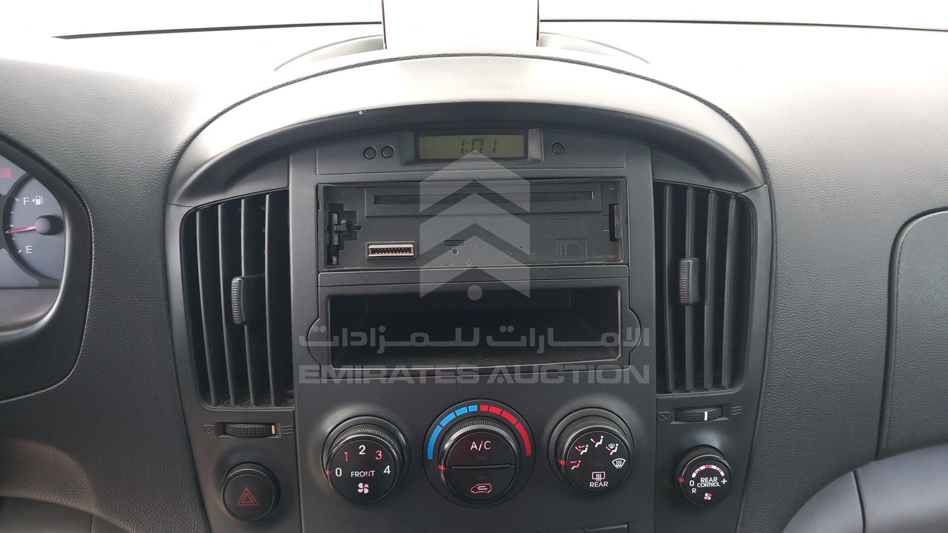 2016 HYUNDAI H1 VIN: KMJWA37RXGU725731