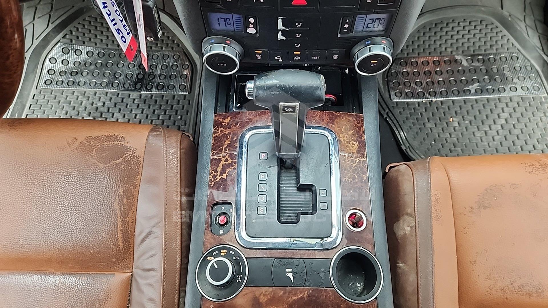 2008 VOLKSWAGEN TOUAREG VIN: WVGAL27L38D050267