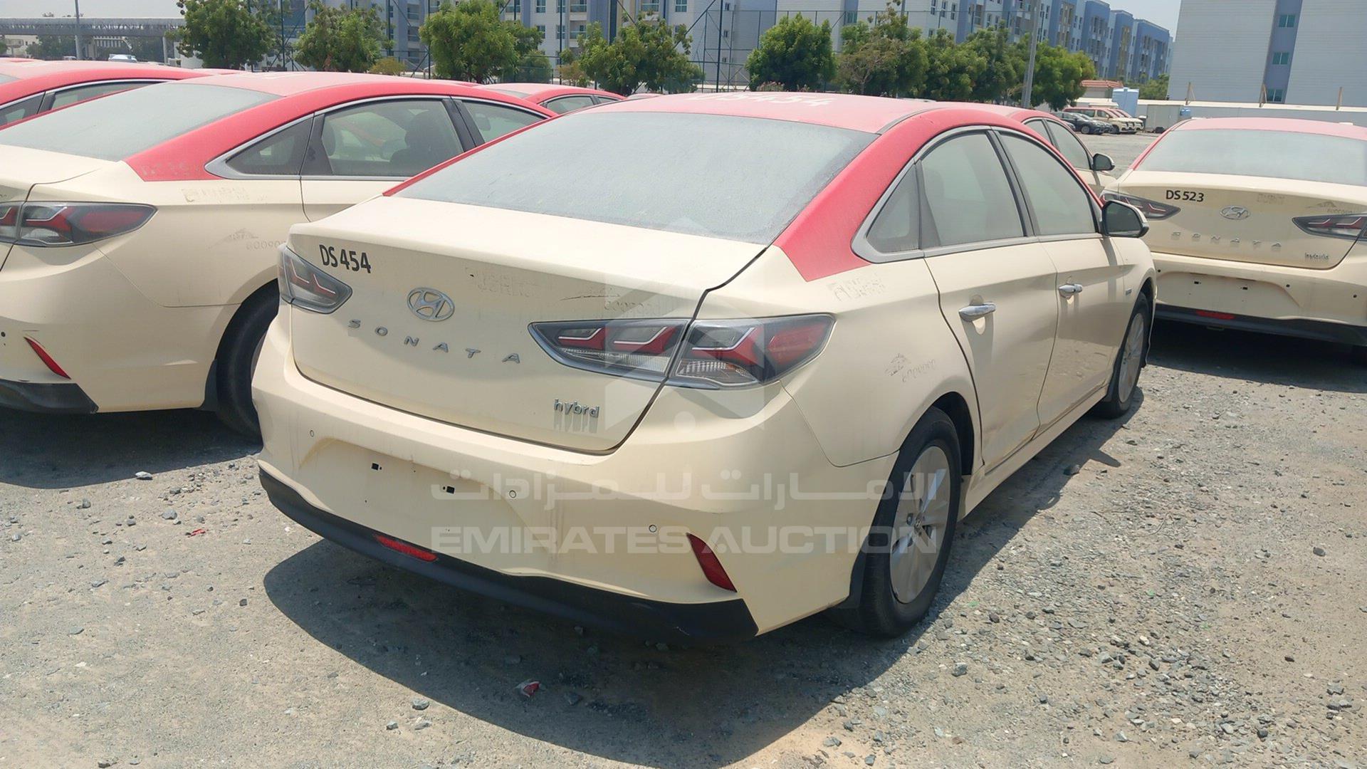 2018 HYUNDAI SONATA VIN: KMHE24138JA082115