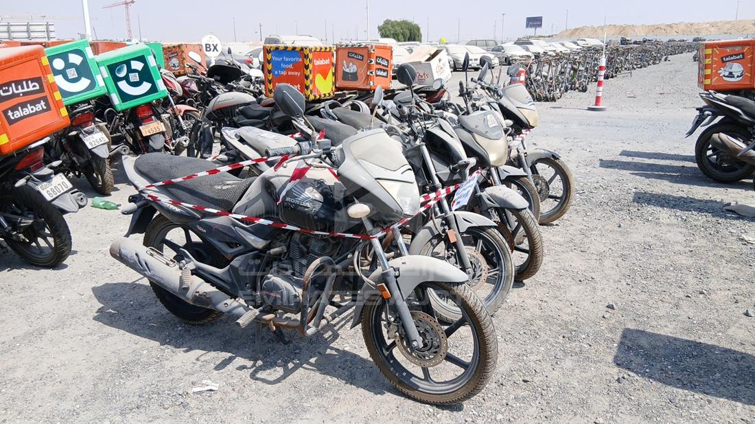 5 Motorbikes — Front Right Angle — Photo 11