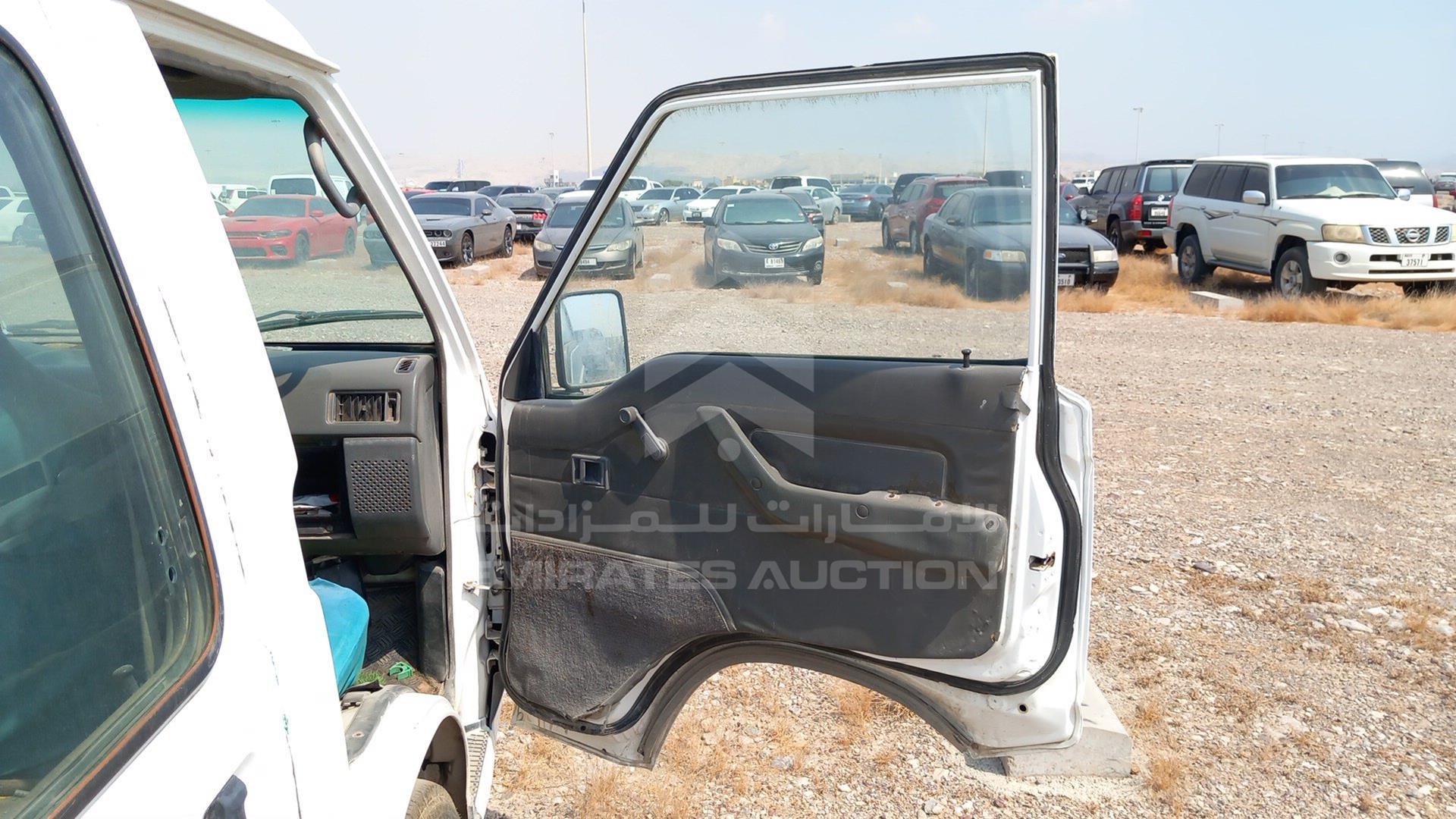 2004 MITSUBISHI L 300 VIN: JMYHNP13W4A771486