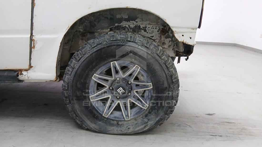 1990 Suzuki Vitara — Rear Left Tyre — Photo 28