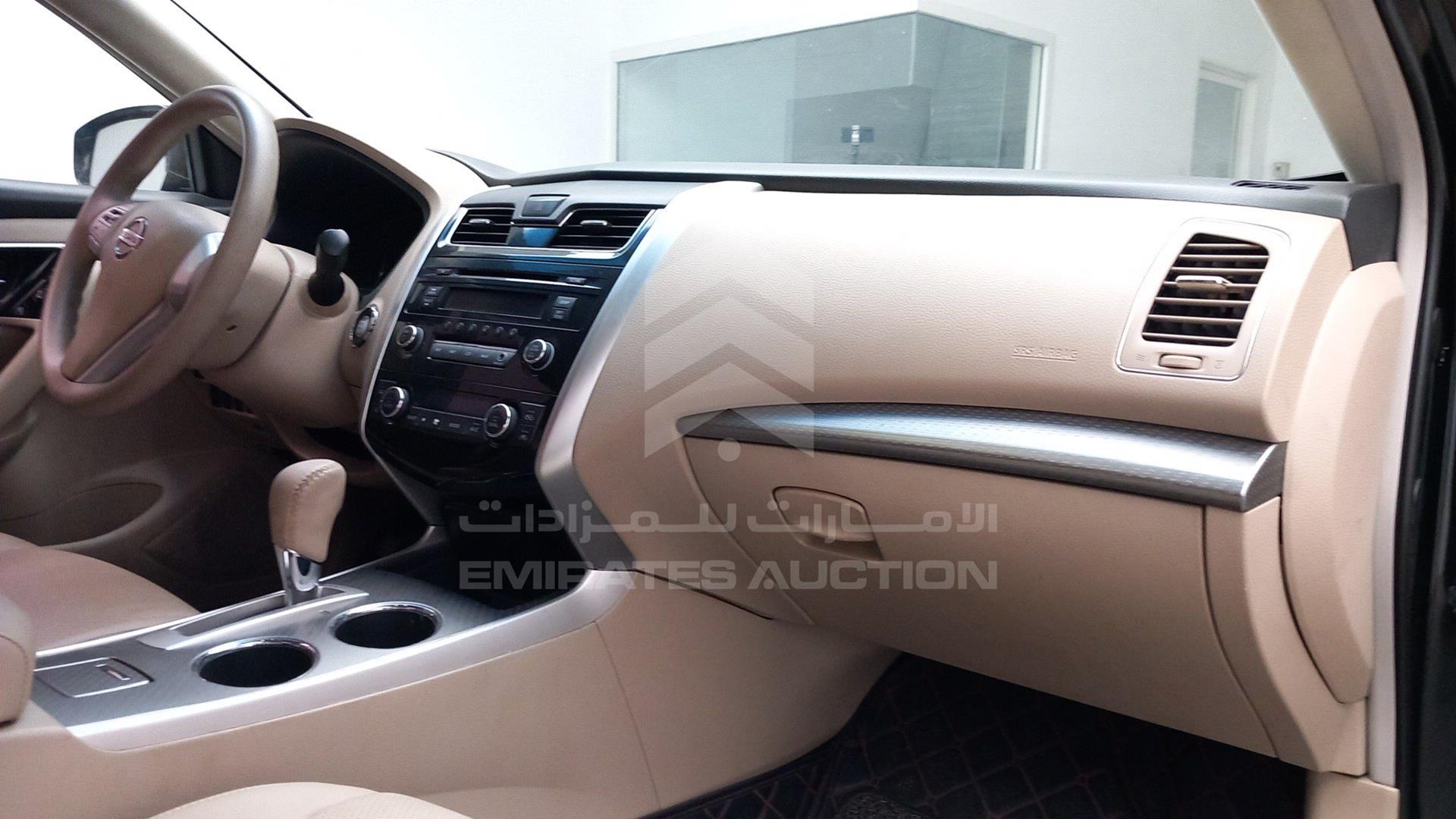 2017 NISSAN TEANA VIN: LGBF5AE07HR312584