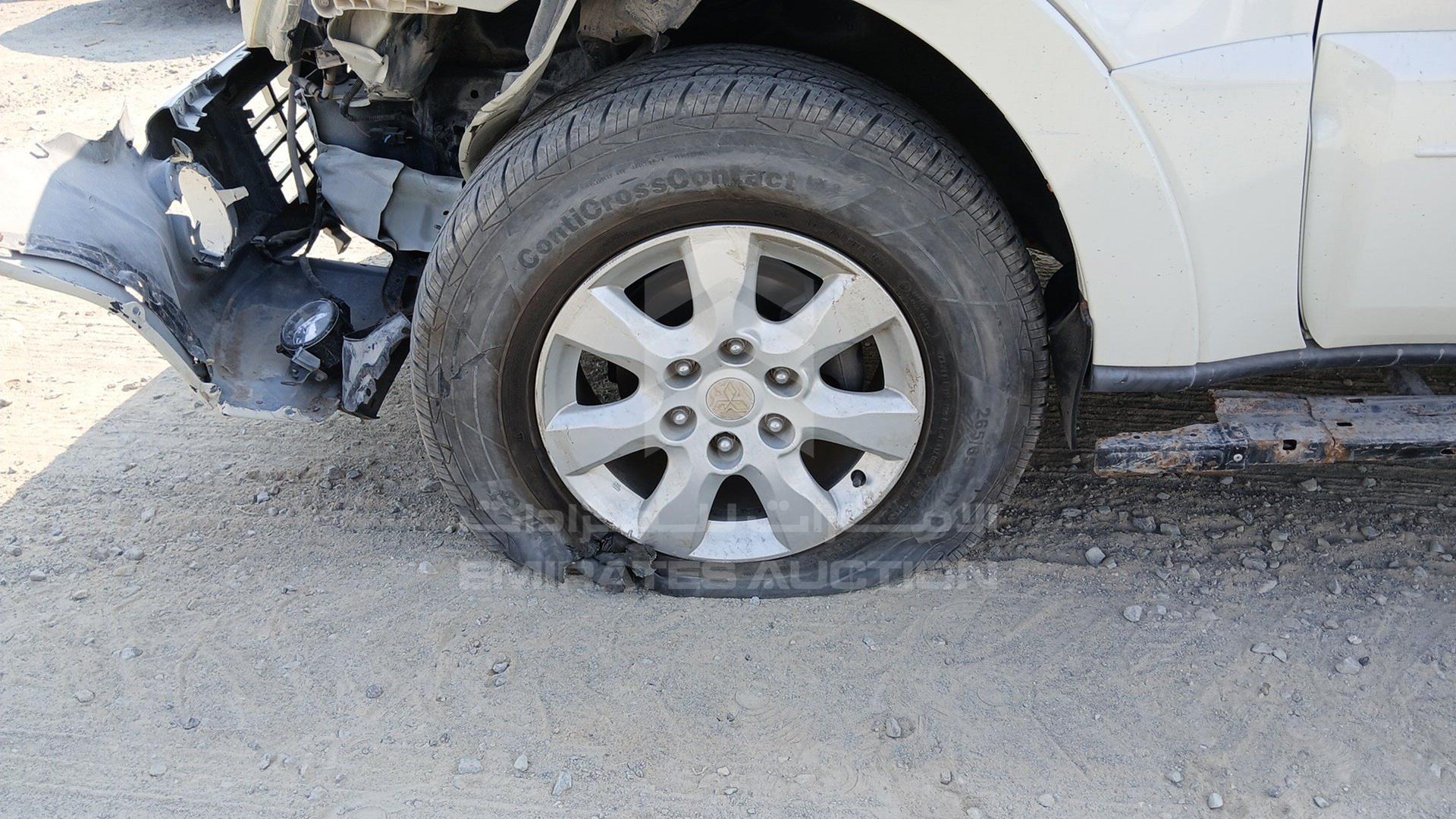 2013 MITSUBISHI PAJERO VIN: JMYLRV95WDJ706603