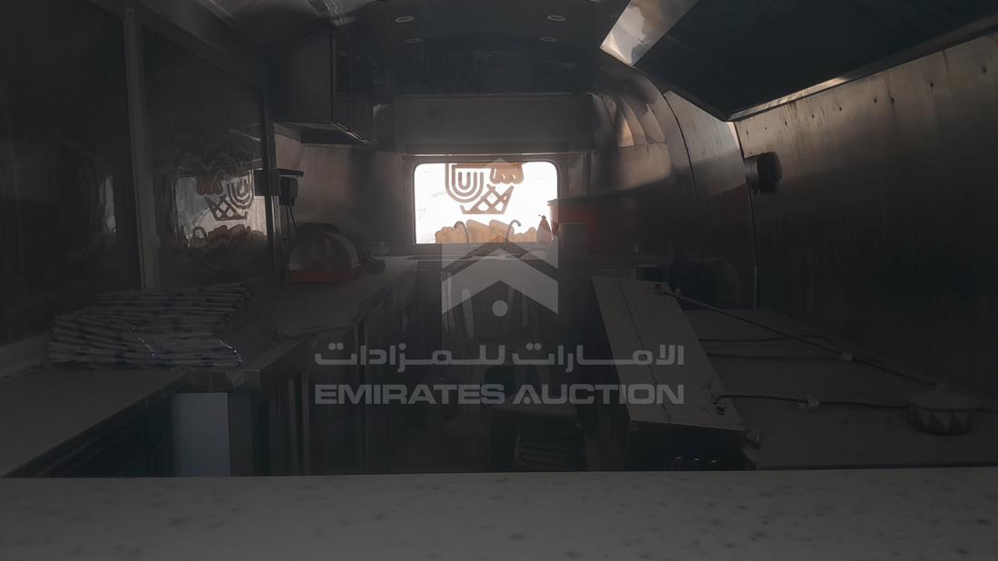 تريلر Food Truck — زاوية الراكب الخلفي اليمنى — صورة 9