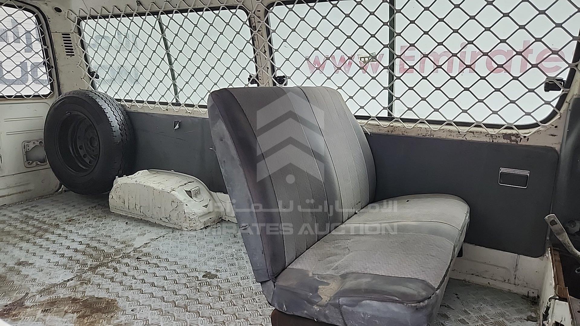 2004 TOYOTA HIACE VIN: RZH1157012858