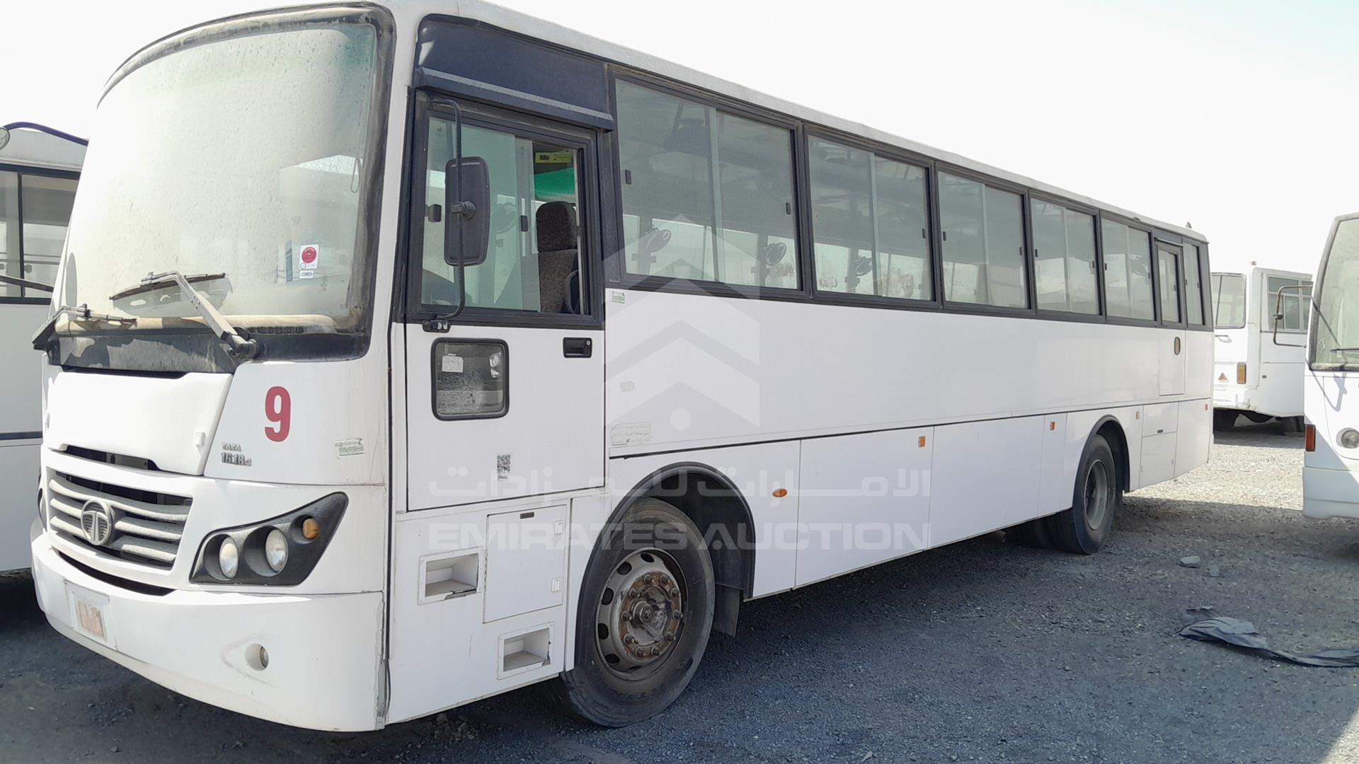 2015 TATA LPO1618 VIN: MAT449253F0L01814