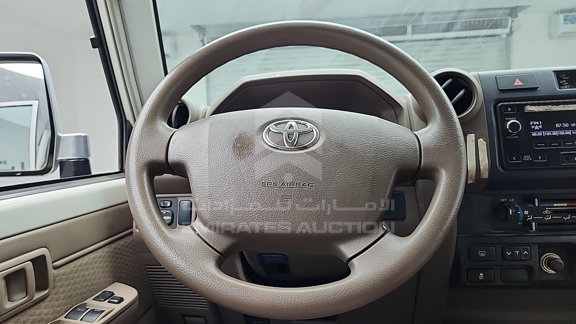 2017 TOYOTA LC 76 VIN: JTEEU73J7H4200784