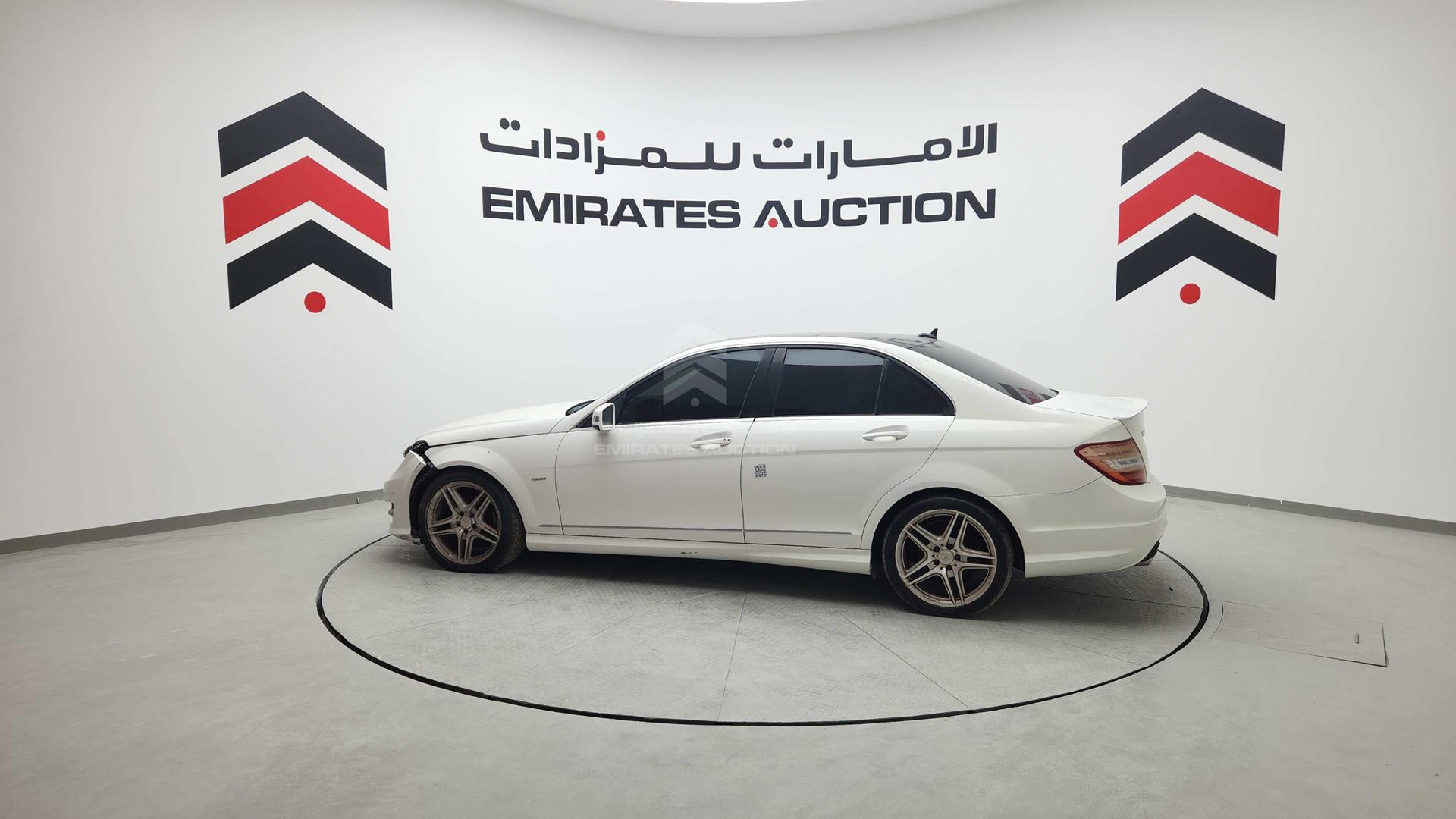 2013 MERCEDES C 200 VIN: WDDGF4JB8DA824113