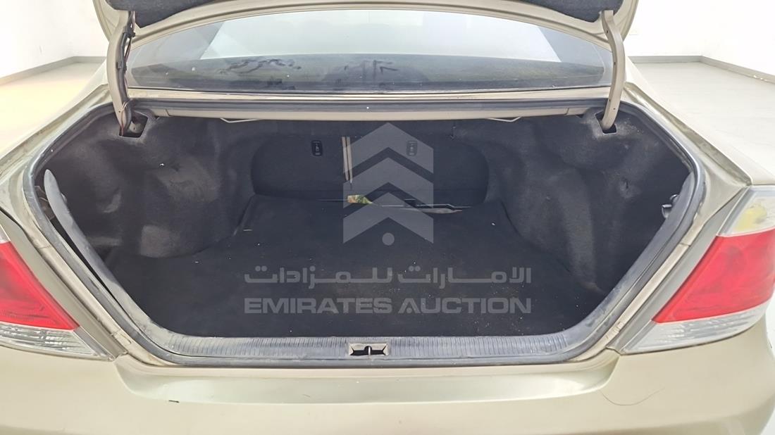 تويوتا كامري 2005 — زاوية صندوق السيارة — صورة 24