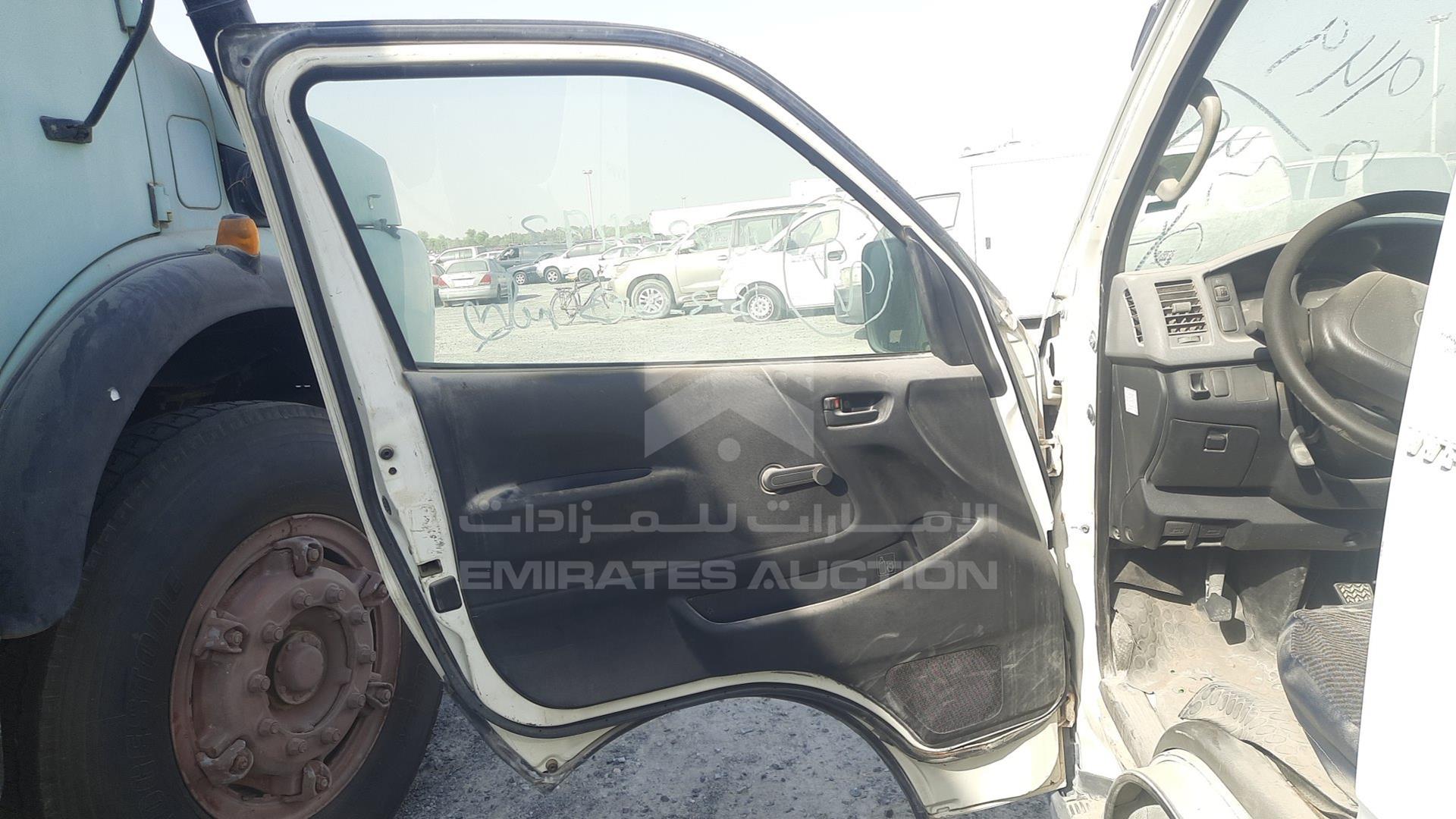 2009 TOYOTA HIACE VIN: JTFHX02P890040579