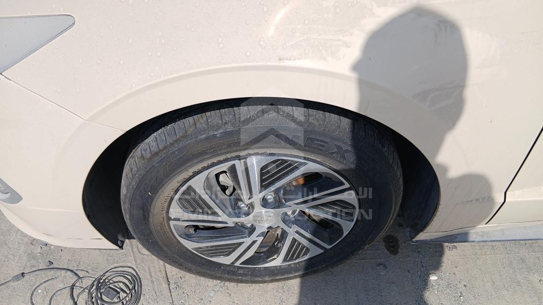 2021 Hyundai Sonata Hybrid — Front Left Tyre — Photo 32