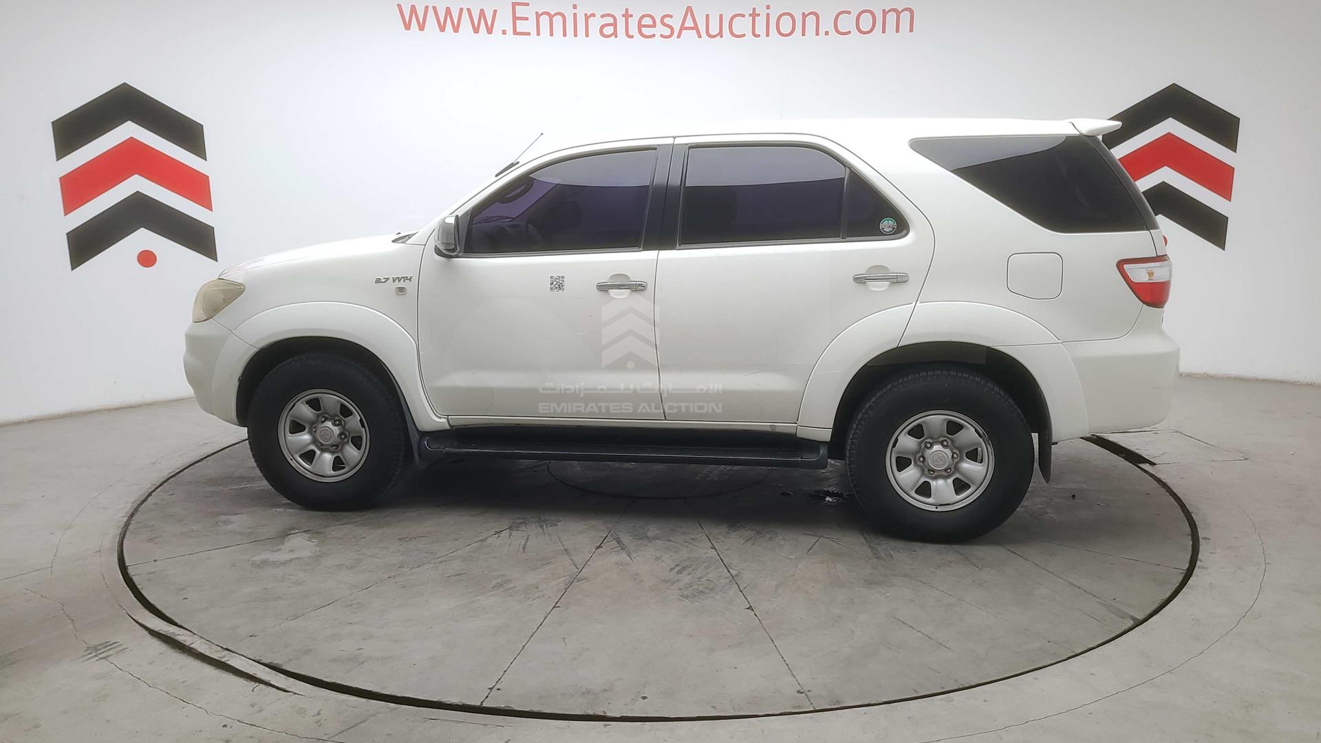 2011 TOYOTA FORTUNER VIN: MHFYX59G2B8018701