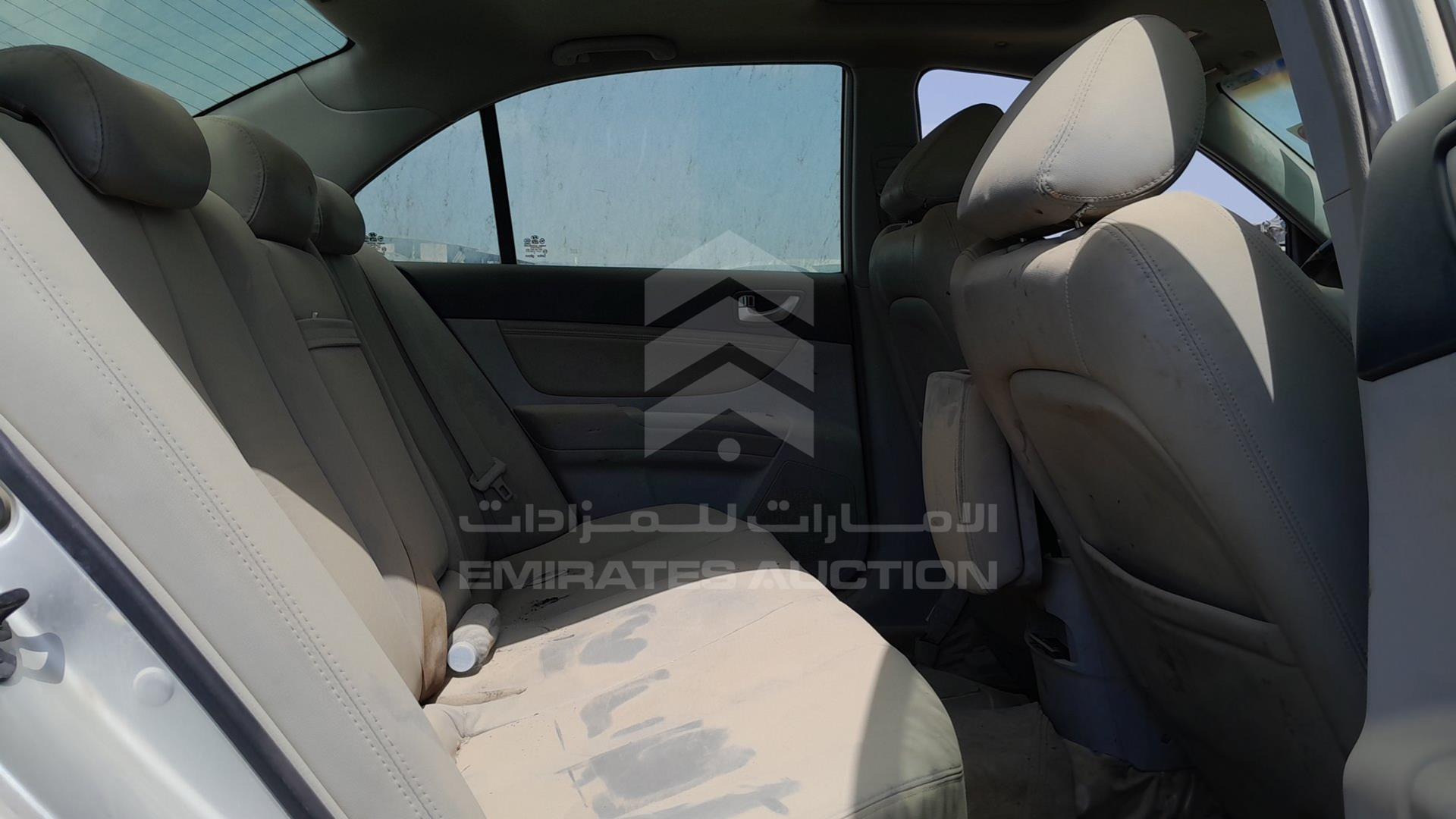 2007 HYUNDAI SONATA VIN: KMHEU41F87A327623