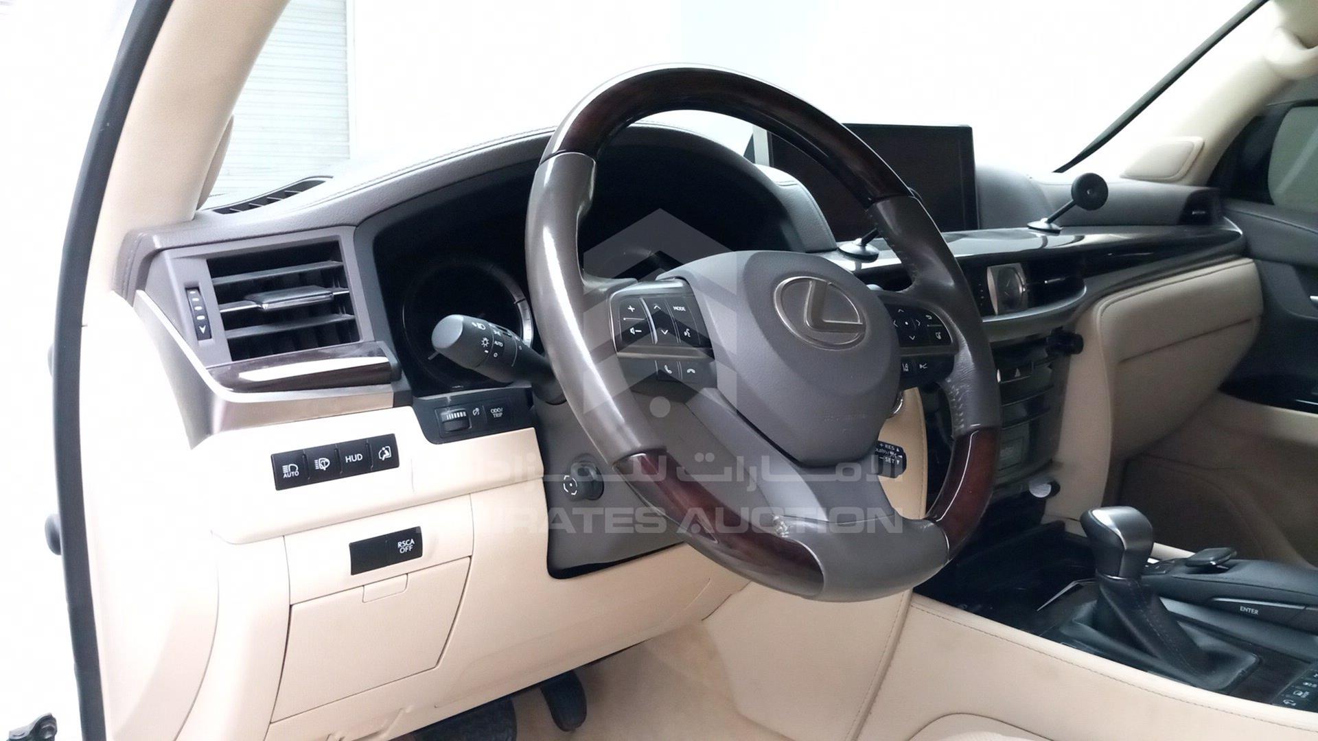 2016 LEXUS LX 570 VIN: JTJHY00WXG4203252