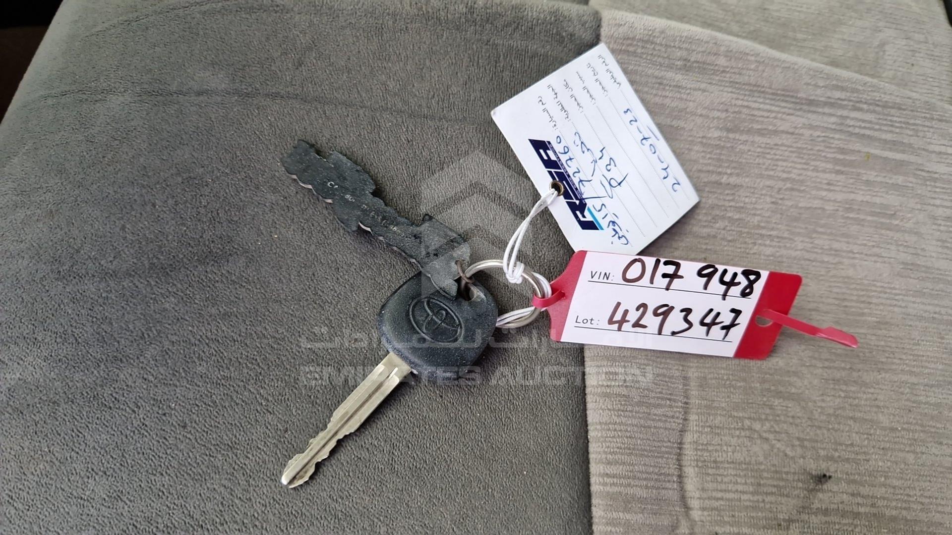 1998 HONDA CIVIC VIN: JHMEK3640WS017948