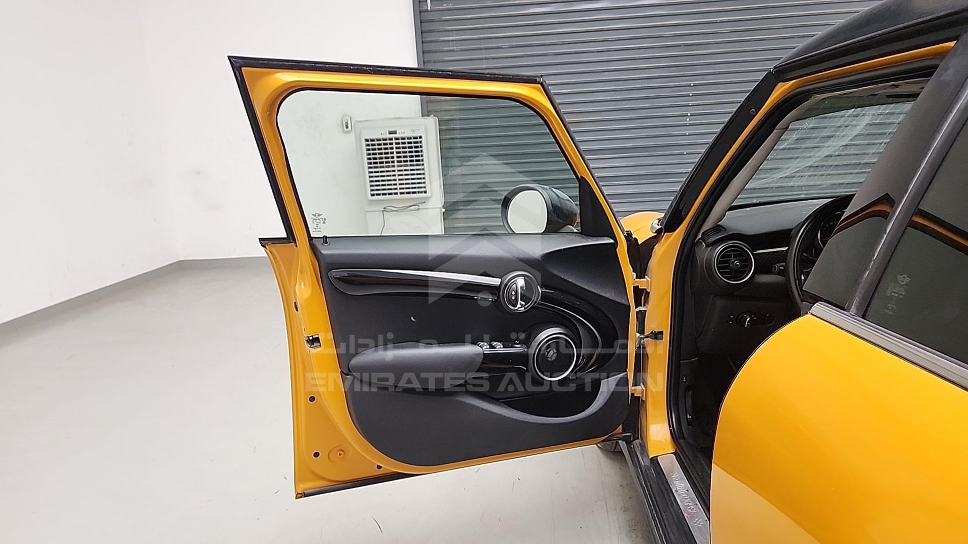 2015 MINI COOPER VIN: WMWXU3C5XFT892192