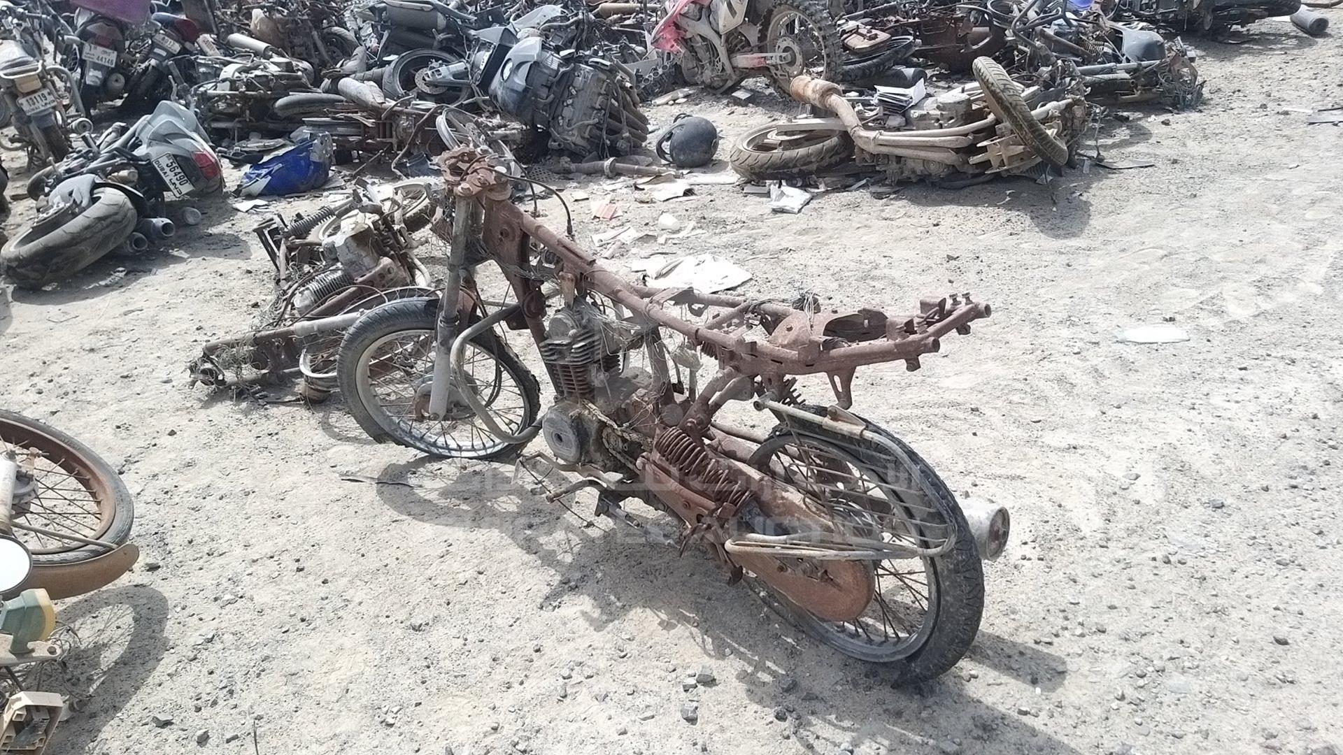 0 BAJAJ 100CT VIN: MD2DDDUZZTWA04515