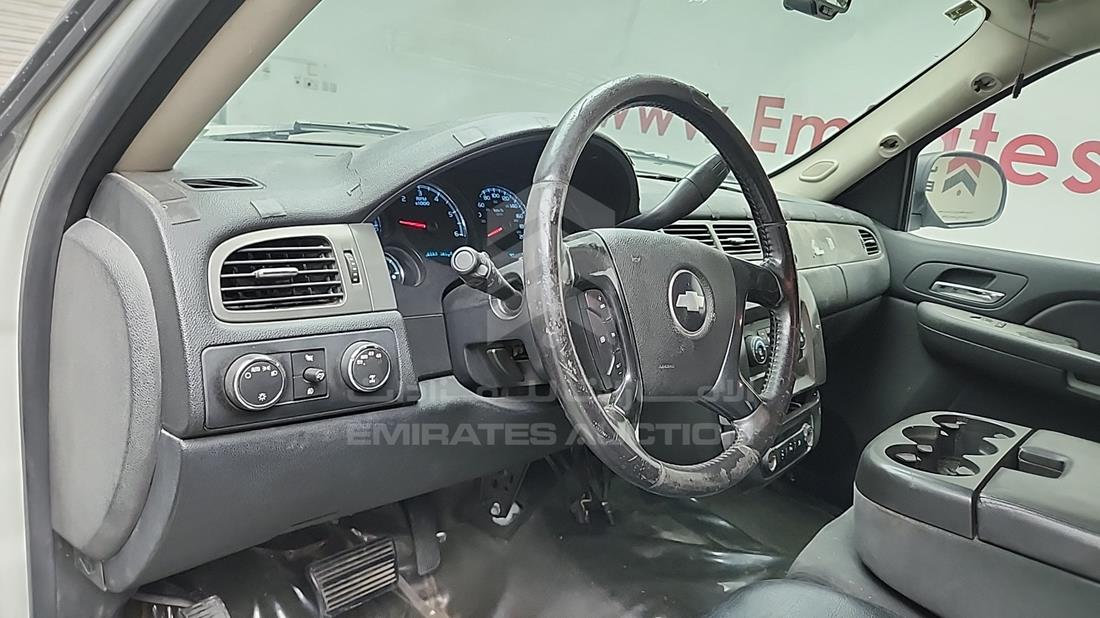 2008 Chevrolet Tahoe — Front Left Driver Dashboard View — Photo 11