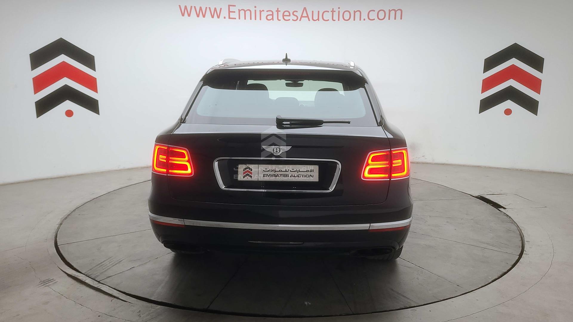 2017 BENTLEY BENTAYGA VIN: SJAAB1ZV3HC016529