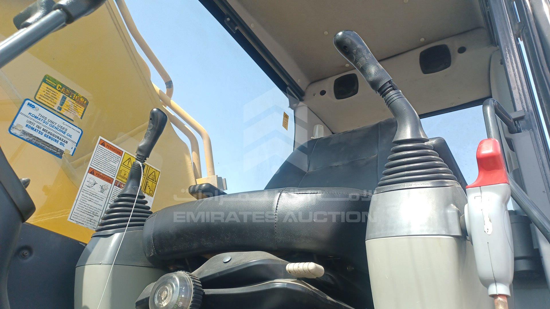 2018 KOMATSU PC400LC VIN: KMTPC196HJXJ31237