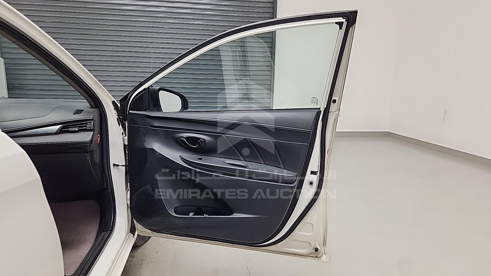 2015 TOYOTA YARIS VIN: MR2BT9F37F1123957