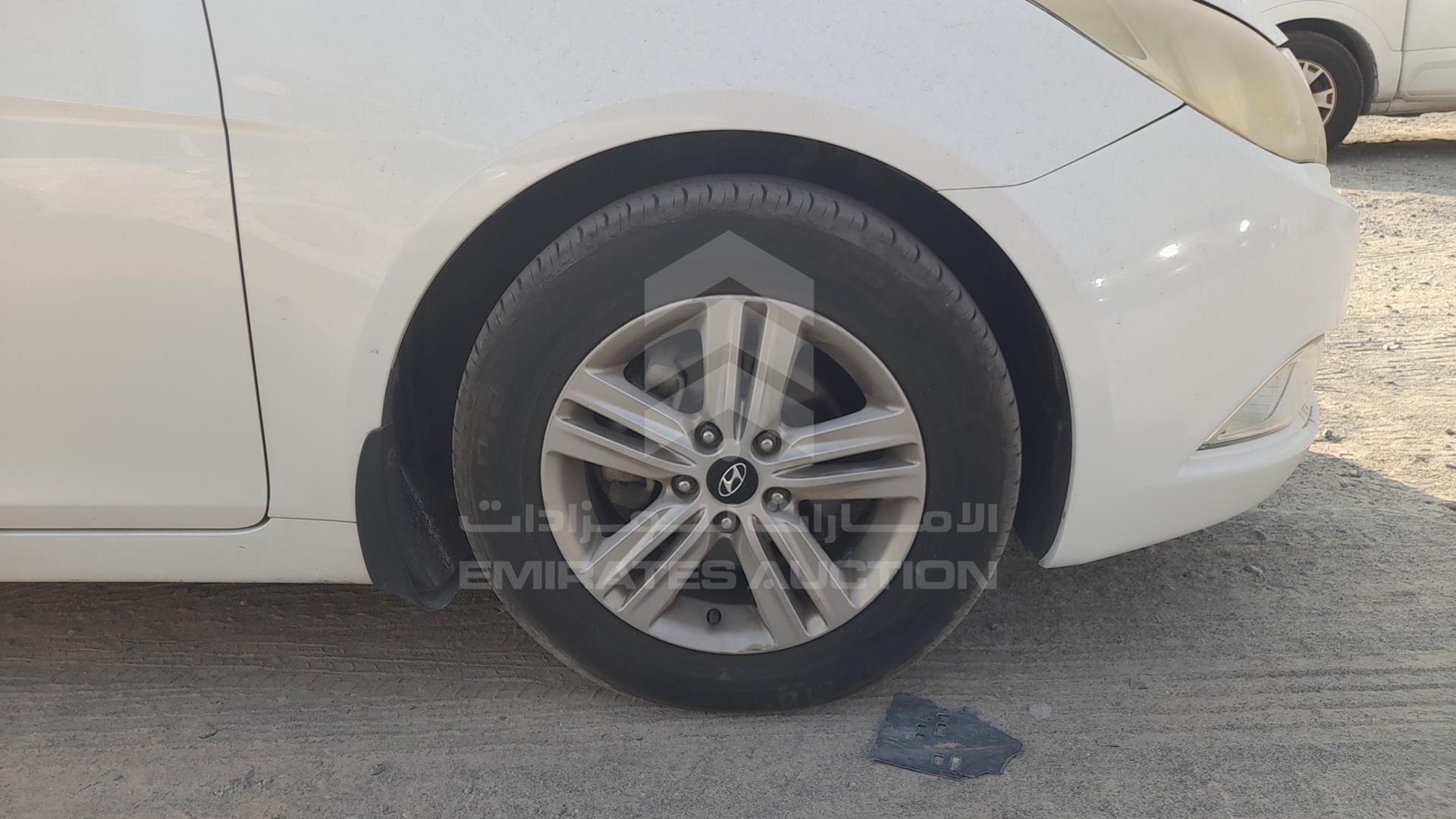 2014 HYUNDAI SONATA VIN: KMHEB41C7EA624942